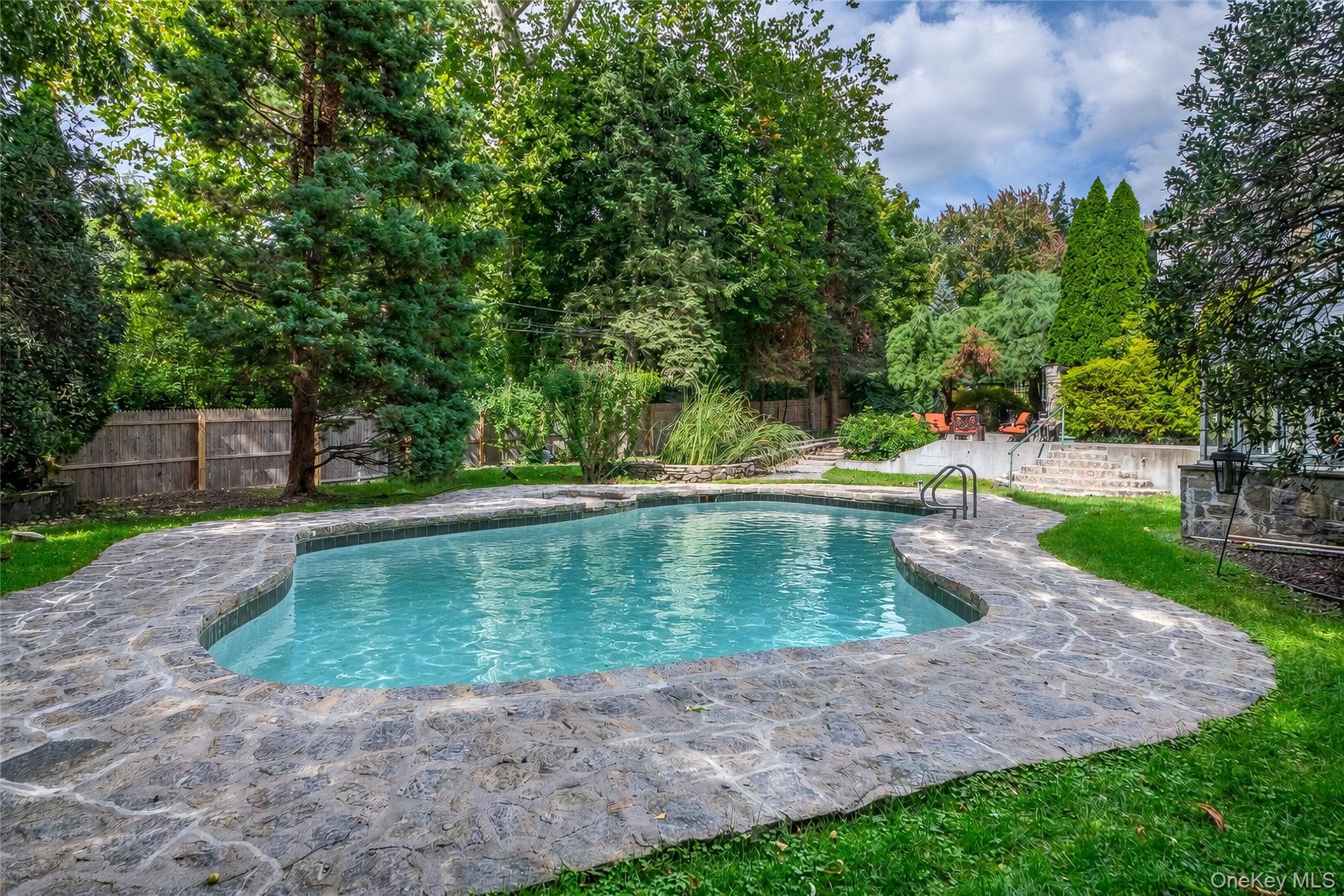 209 Beechmont Drive thumbnail 41