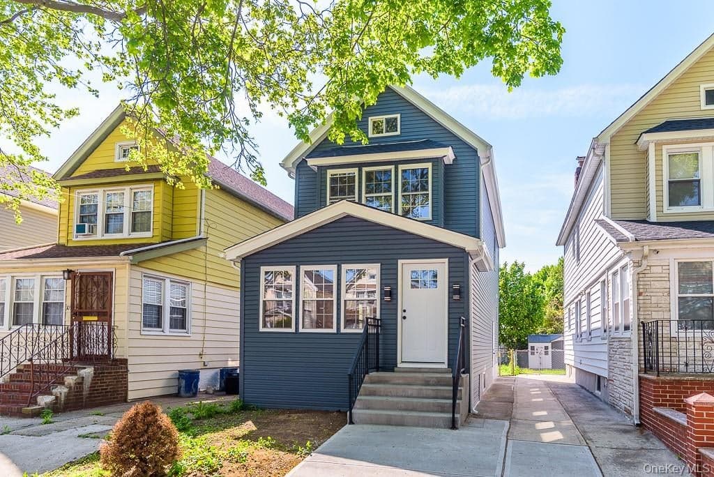 10916 221st Street photo 1