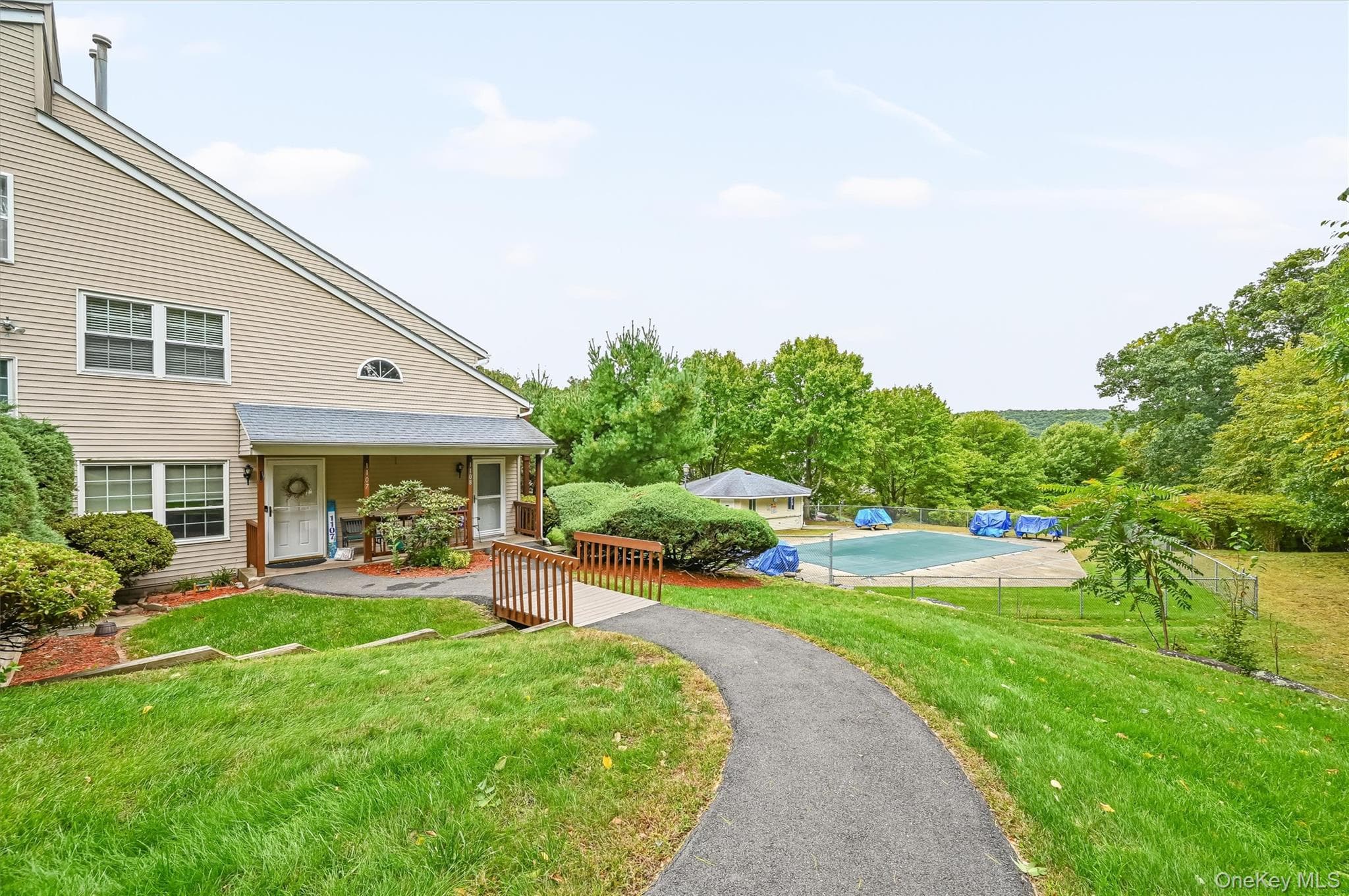 1108 Evergreen Court Unit: 65, Woodbury