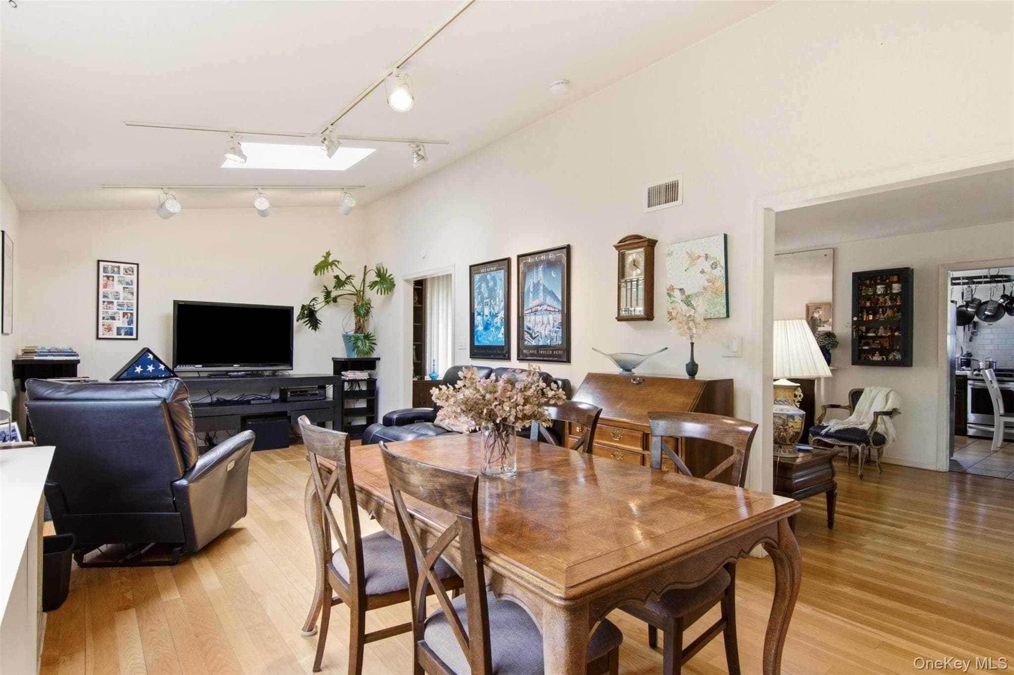 118 Magnolia Street thumbnail 12