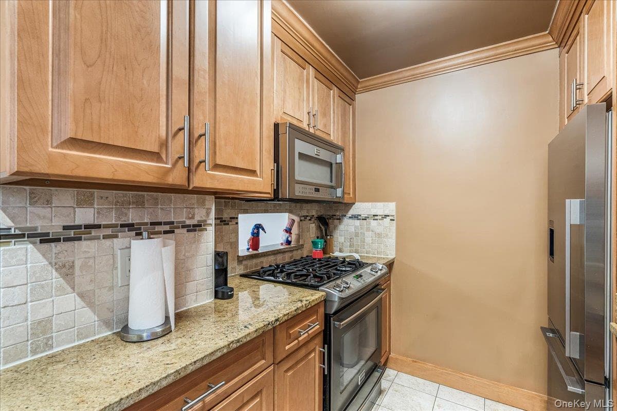 17-85 215th Street Unit: 16H thumbnail 10
