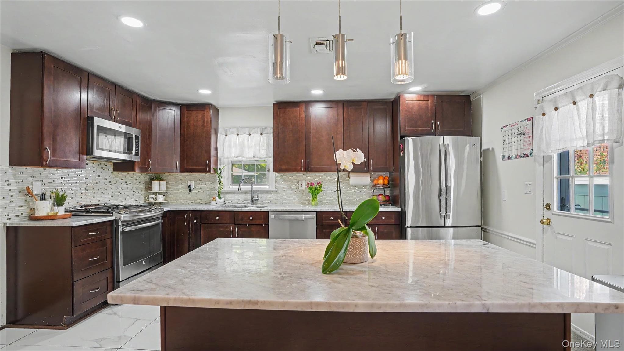370 Summit Avenue thumbnail 7