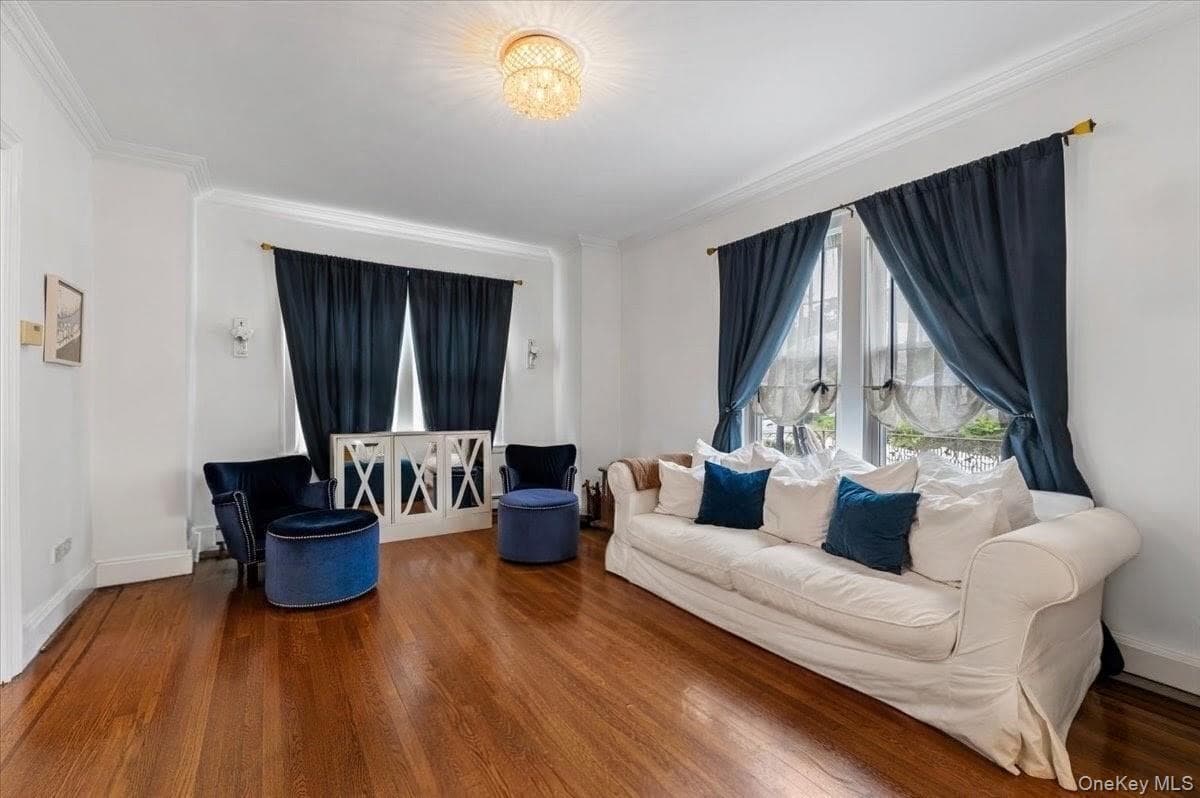 1051 Roselle Place thumbnail 6