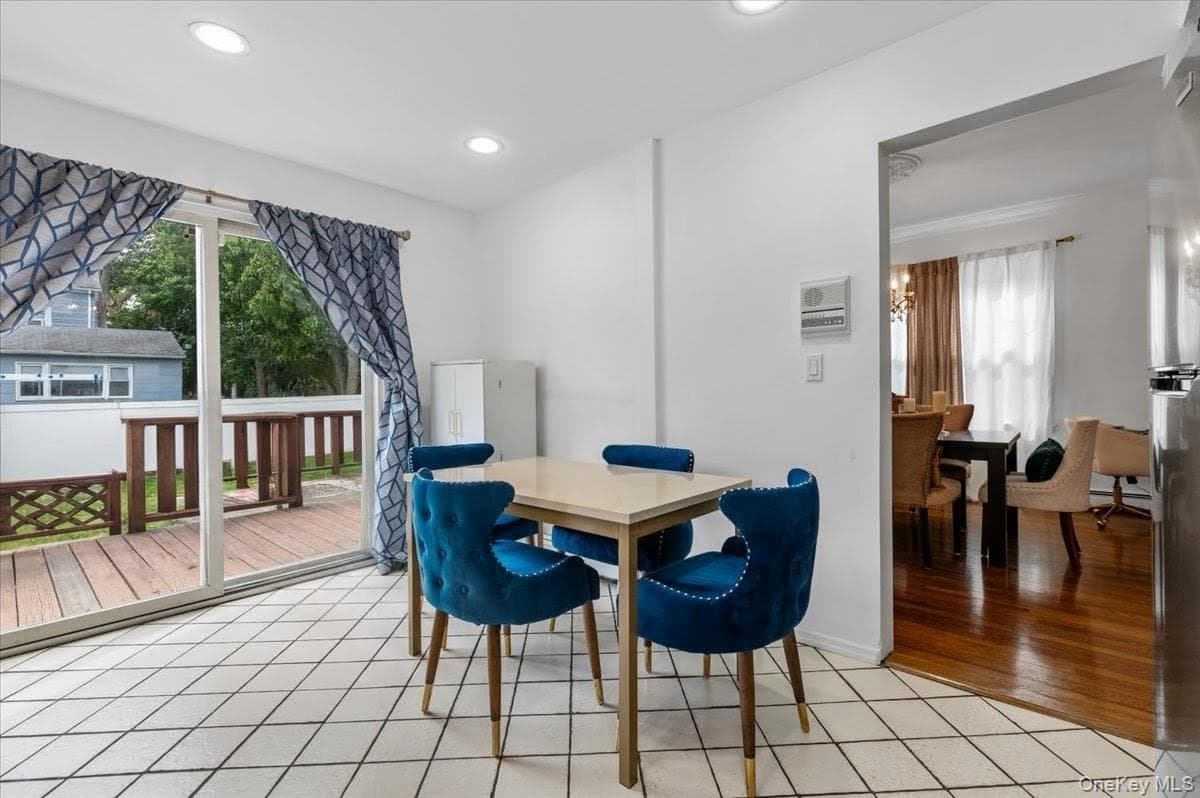 1051 Roselle Place thumbnail 14
