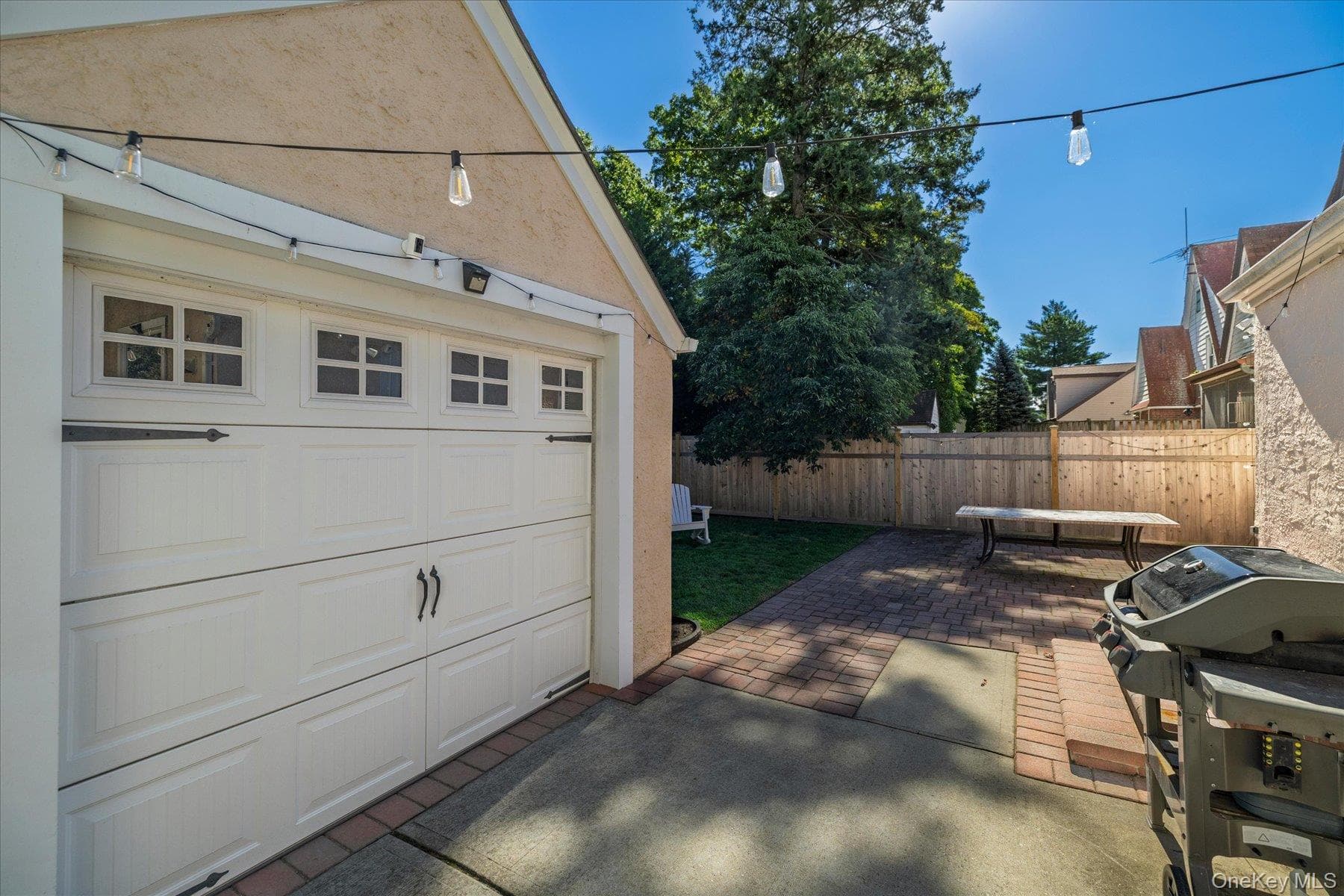 1753 Victoria Street thumbnail 21