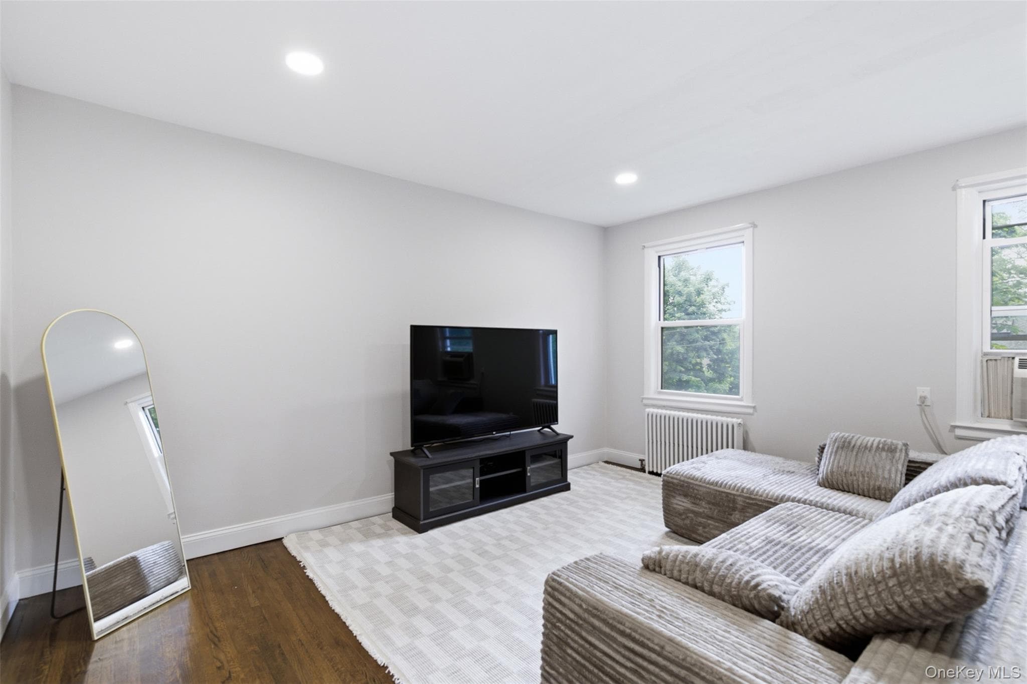 16 Edwards Street Unit: 3F, Roslyn Heights