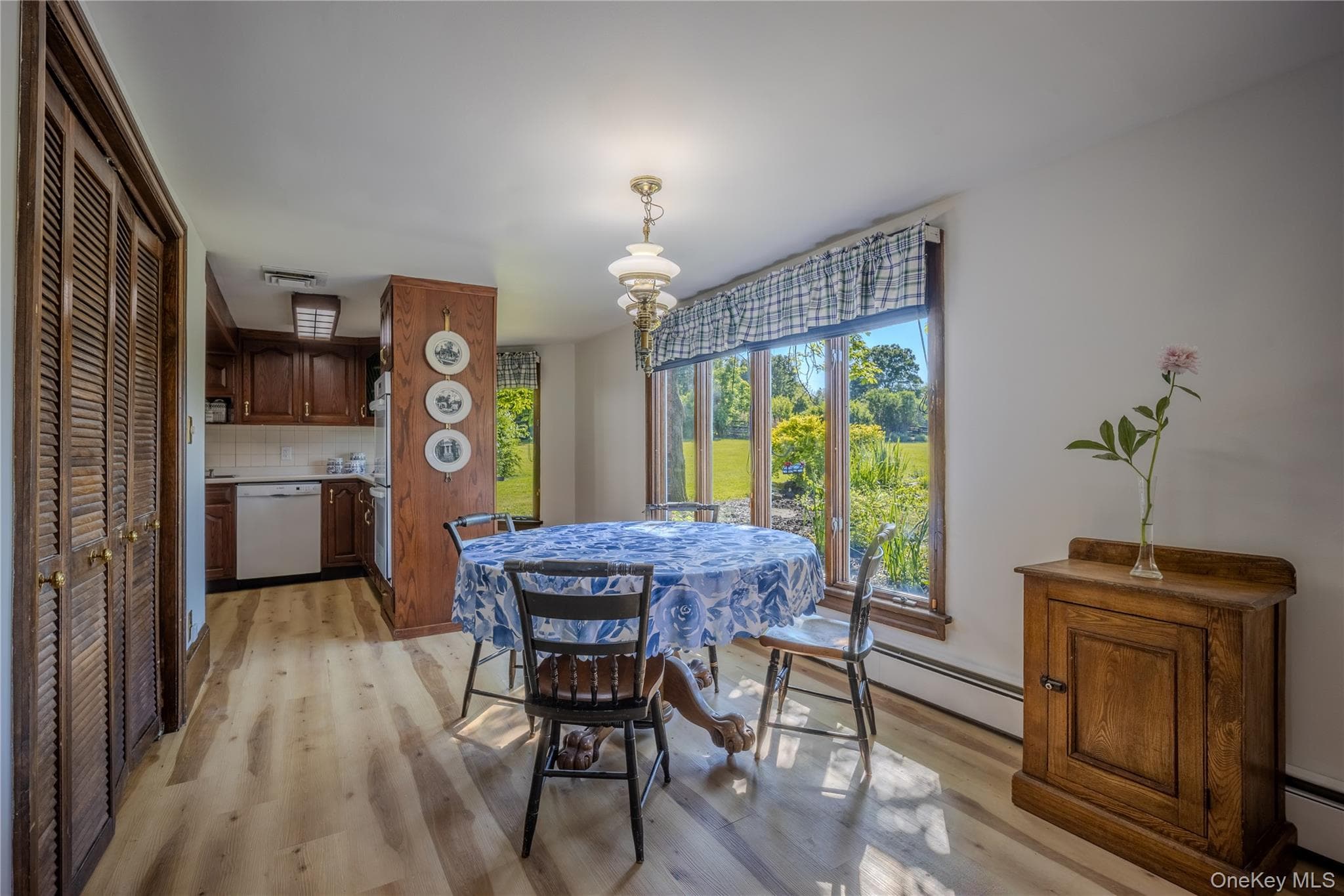 190 Dunthorne Drive thumbnail 14