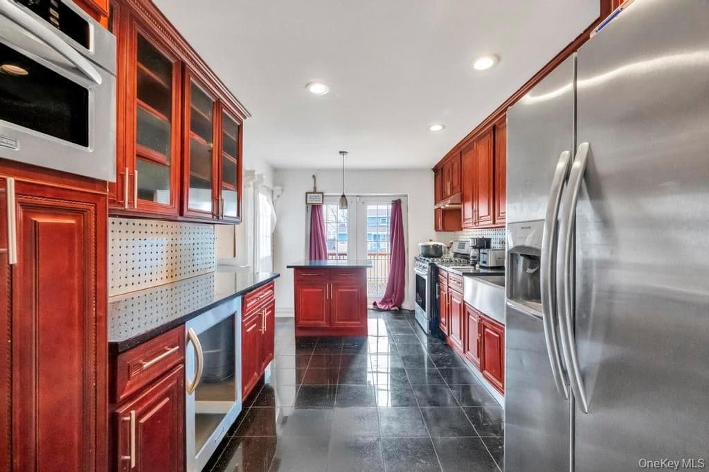 3263 Milburn Avenue thumbnail 4
