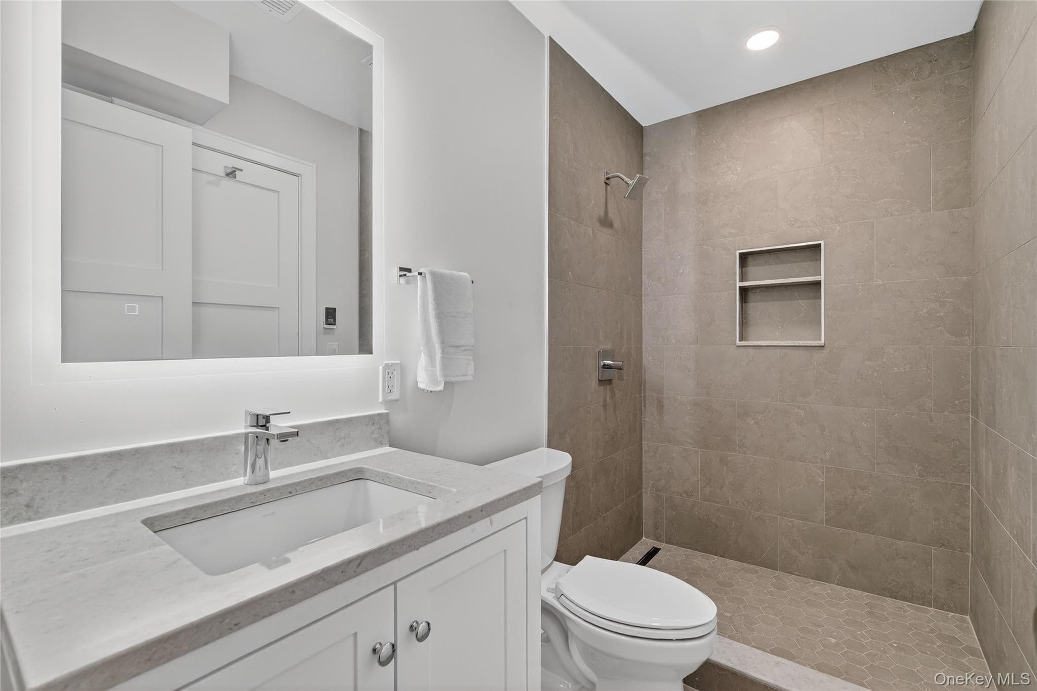 1815 Soundview Court thumbnail 26