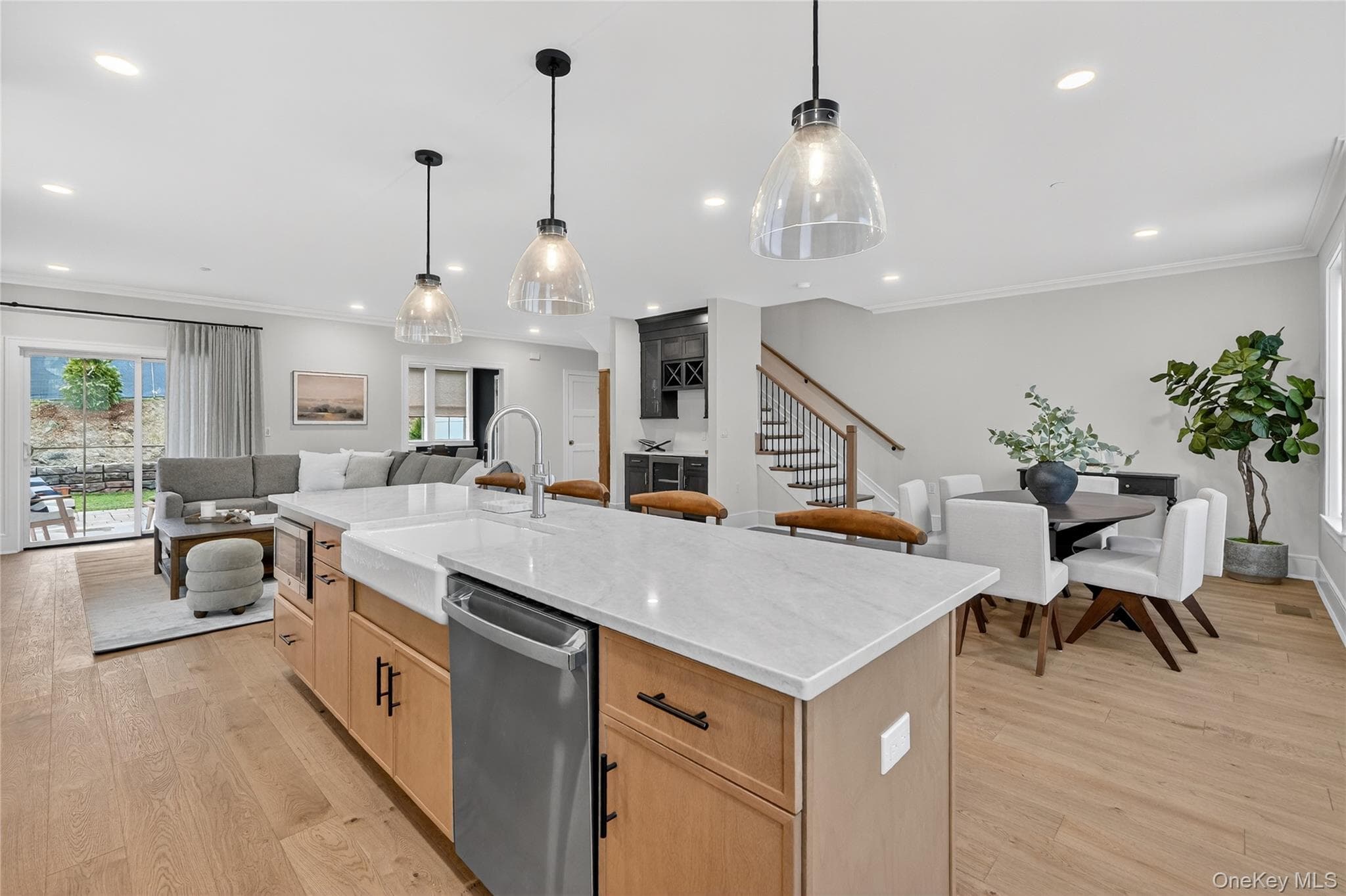 1815 Soundview Court thumbnail 7