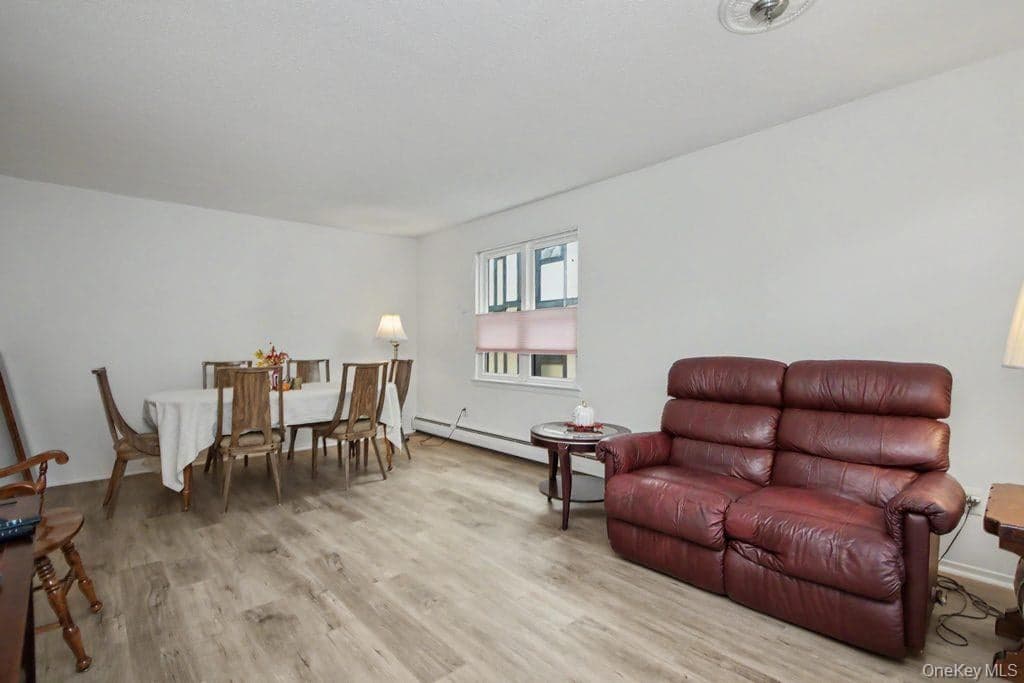 969 Sierra Vista Lane thumbnail 14