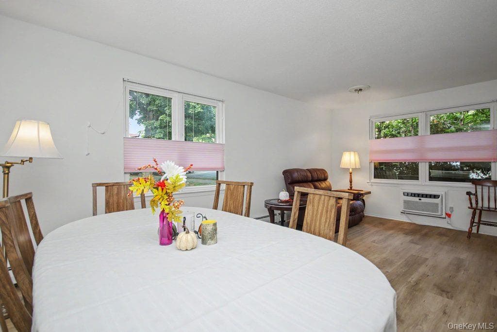 969 Sierra Vista Lane thumbnail 11