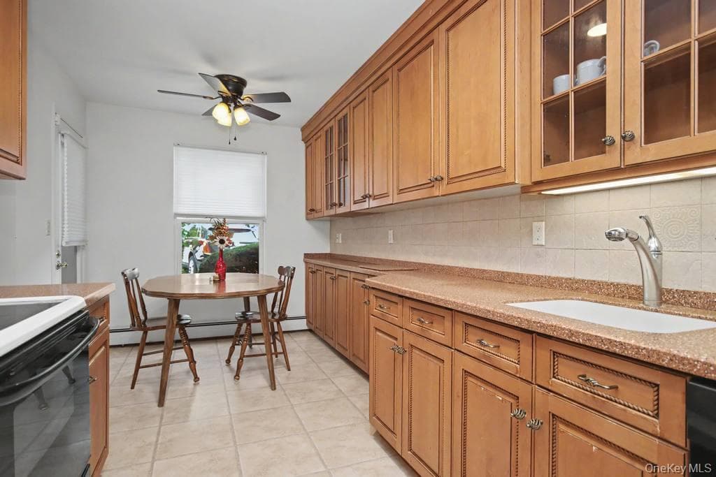 969 Sierra Vista Lane thumbnail 4