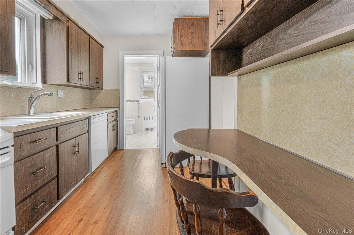 251-47 42nd Avenue thumbnail 15