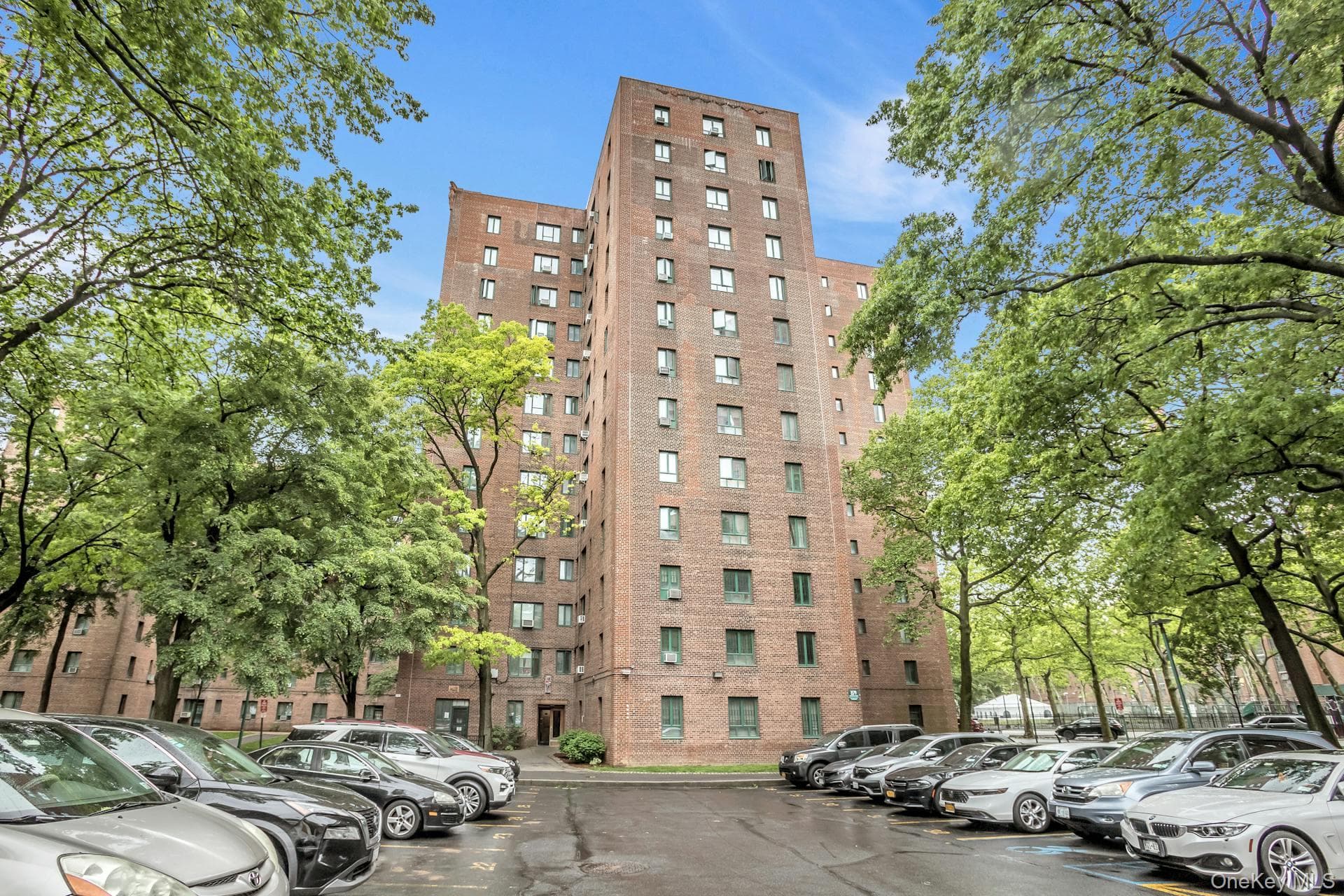 1579 Metropolitan Avenue Unit: 3B thumbnail 4