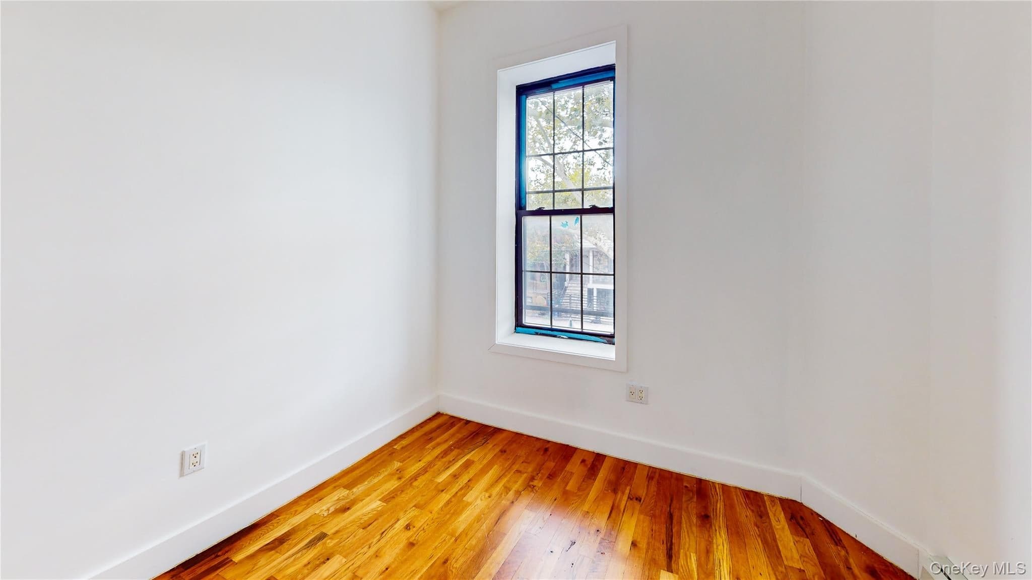 659 Georgia Avenue thumbnail 13
