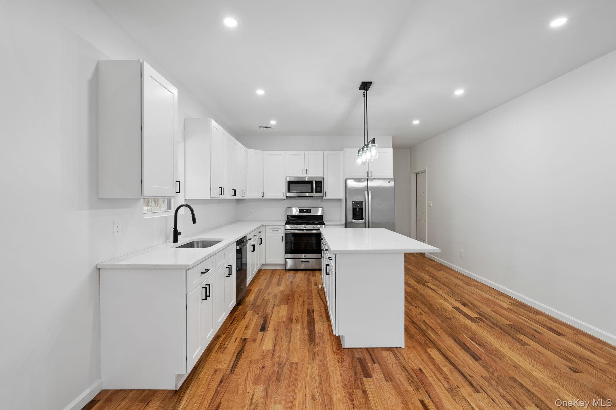 28 Northern Avenue thumbnail 4