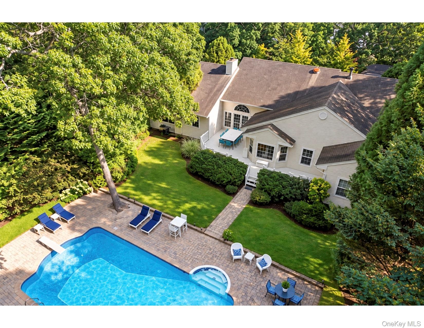 16 Willowood Court thumbnail 3