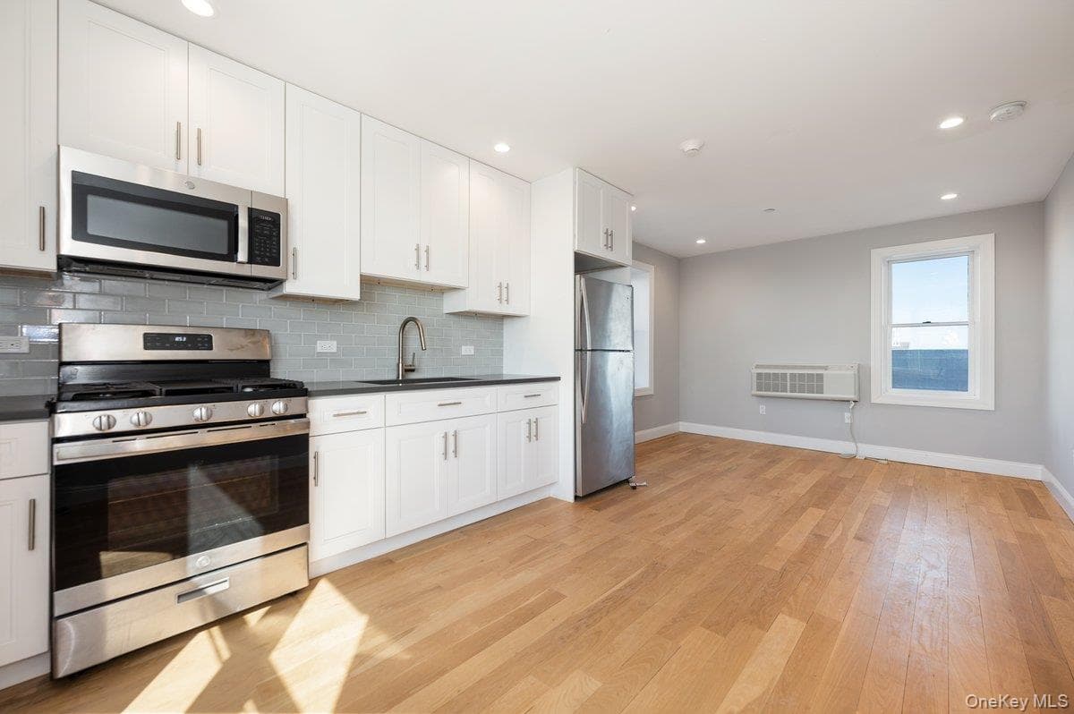 661 W Broadway Unit: 402 thumbnail 40