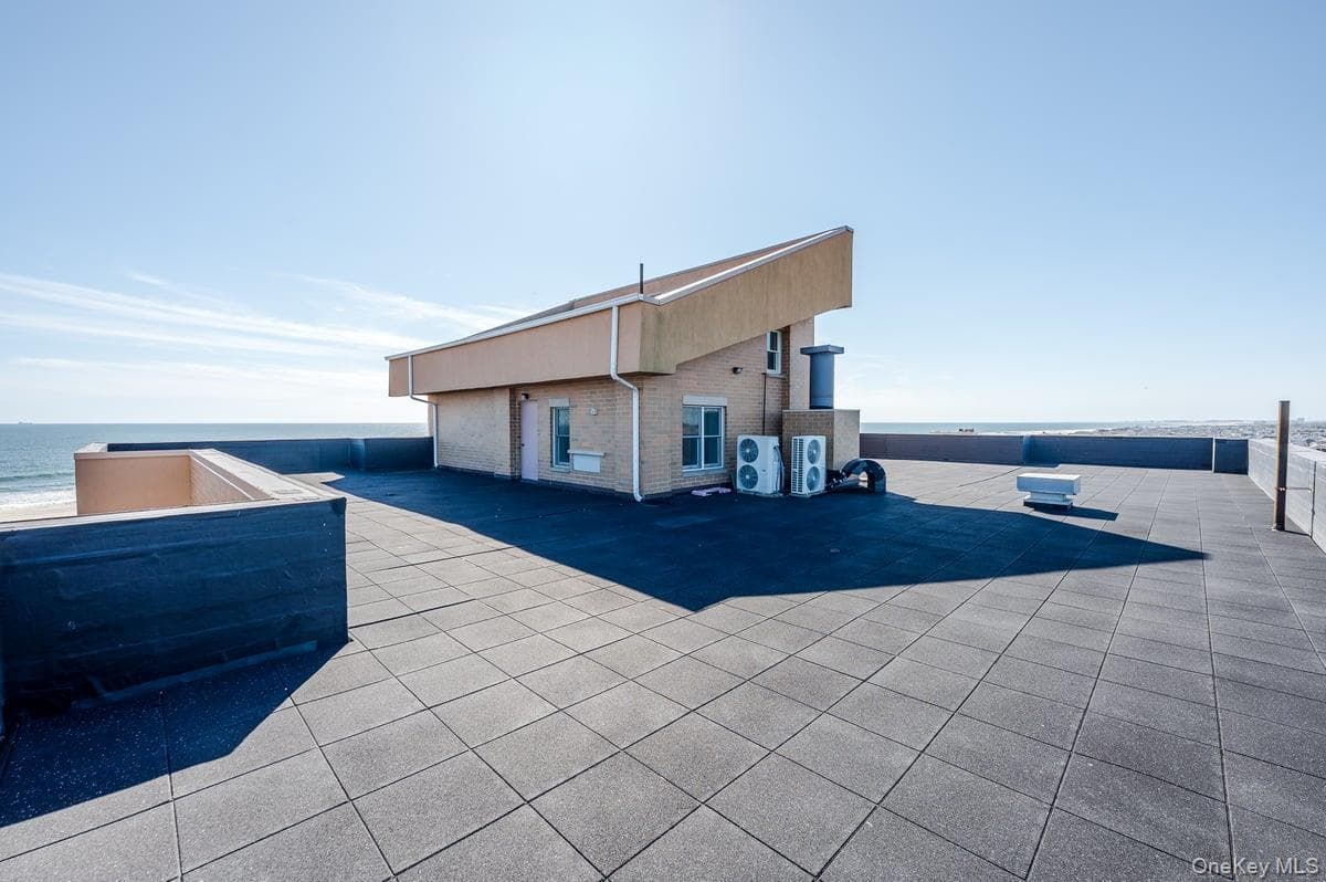 661 W Broadway Unit: 402 thumbnail 36