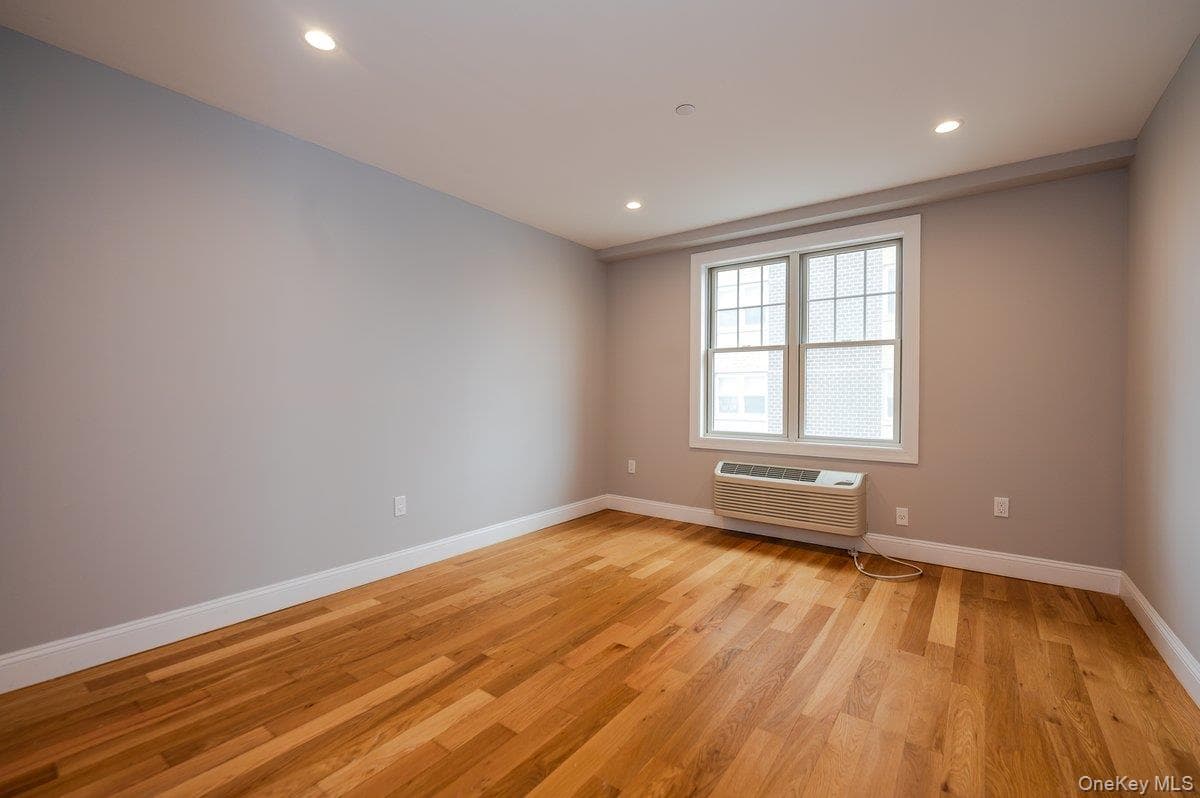 661 W Broadway Unit: 402 thumbnail 10