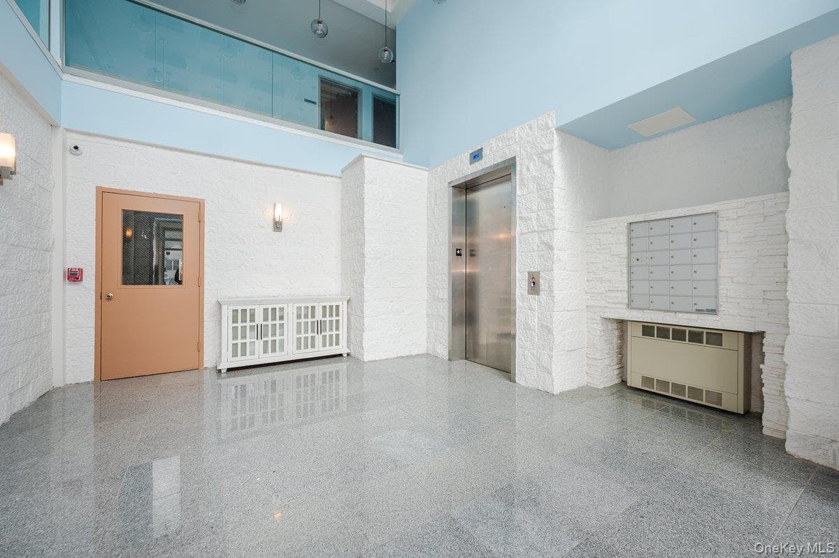 661 W Broadway Unit: 402 thumbnail 2