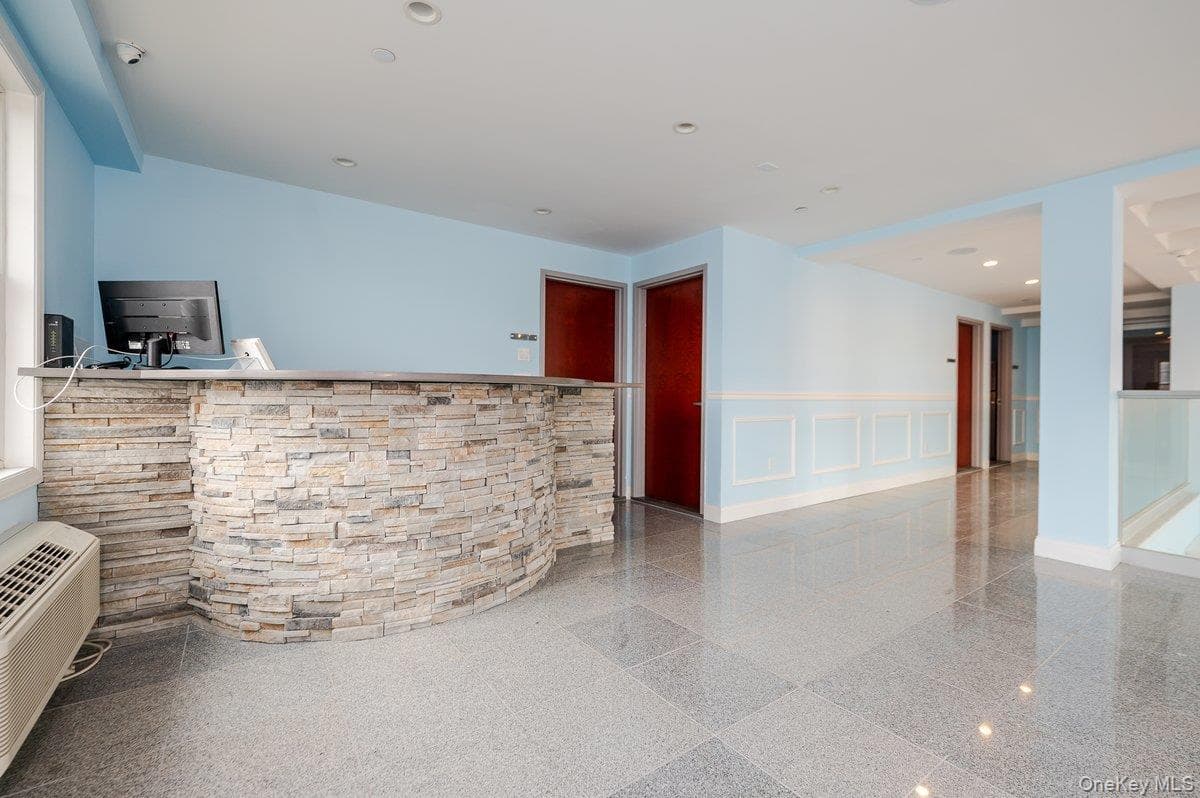 661 W Broadway Unit: 402 thumbnail 17