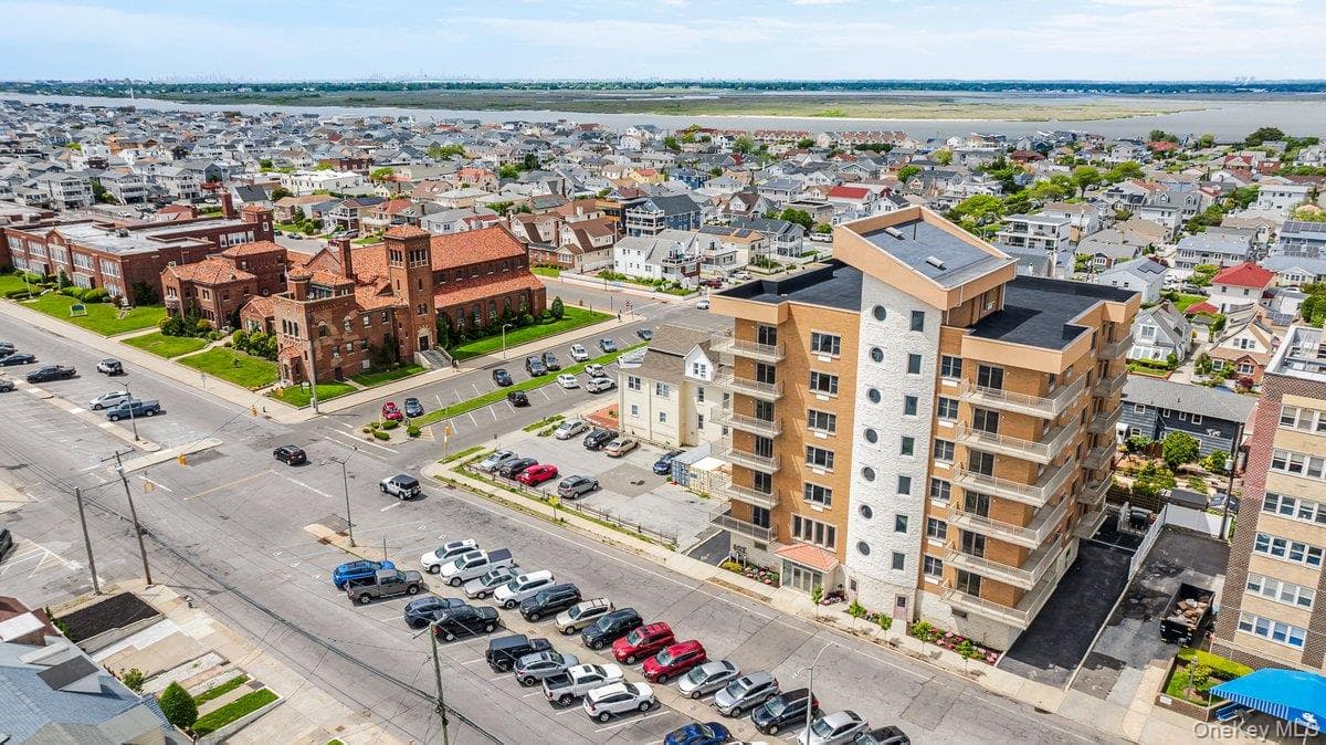 661 W Broadway Unit: 402 thumbnail 31