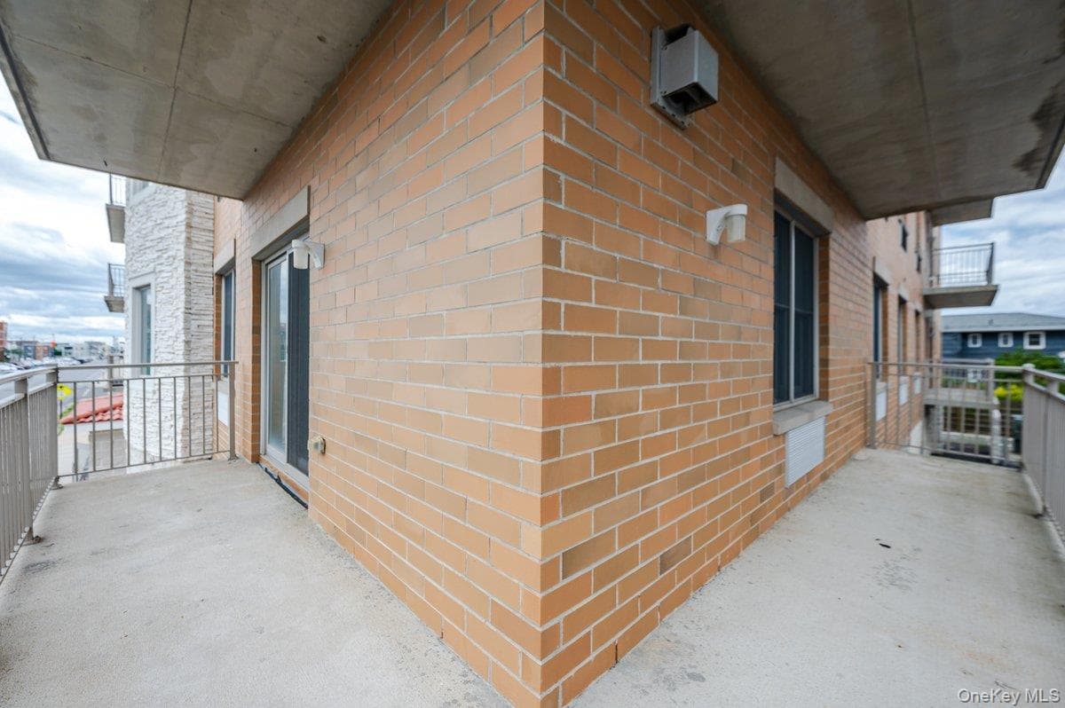 661 W Broadway Unit: 402 thumbnail 16