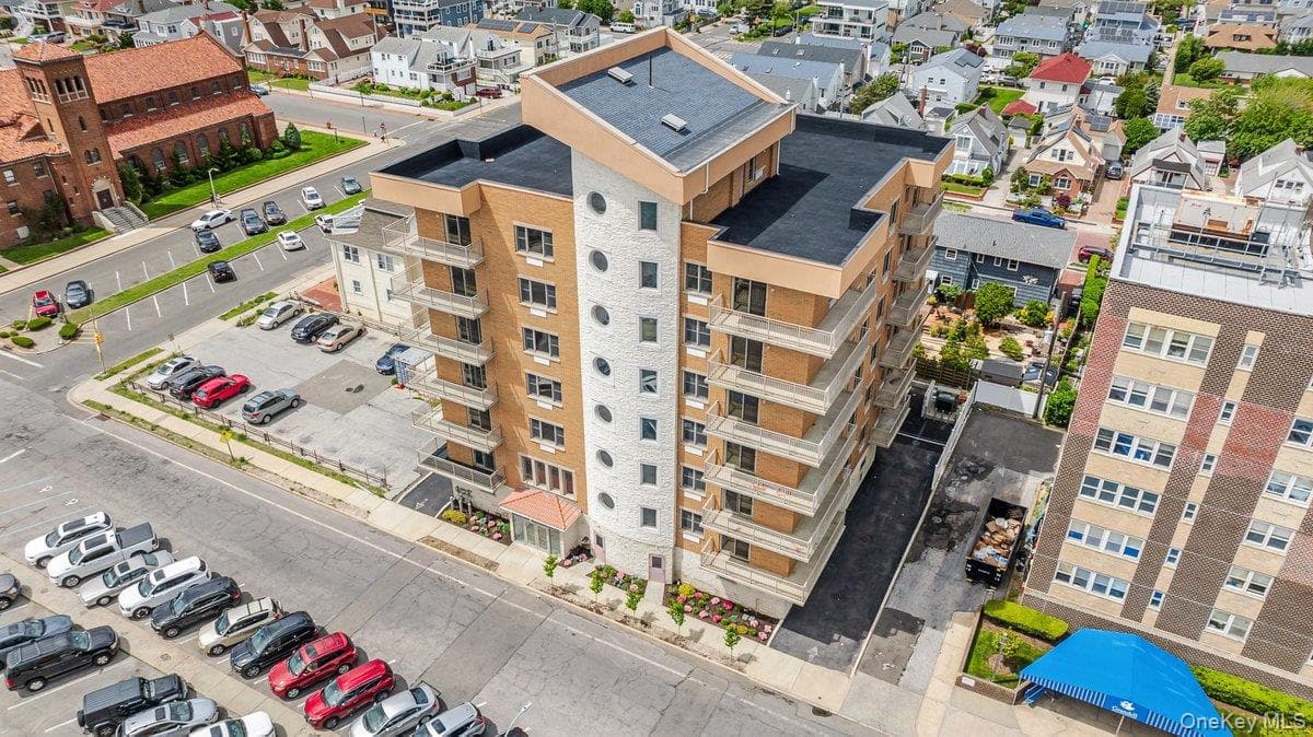 661 W Broadway Unit: 402 thumbnail 32