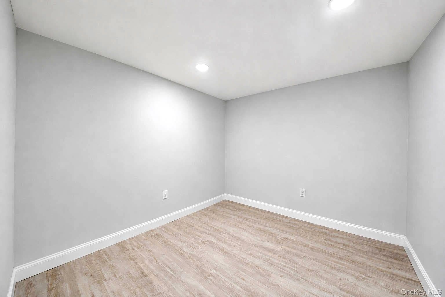 4059 Paulding Avenue thumbnail 34