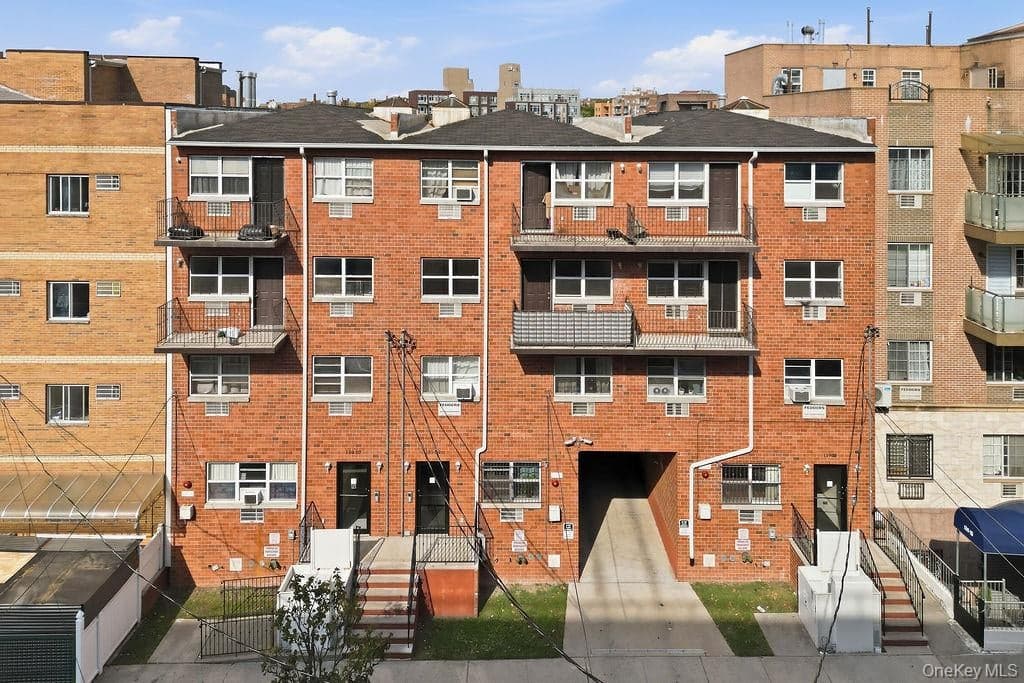 13907 34th Avenue, Flushing