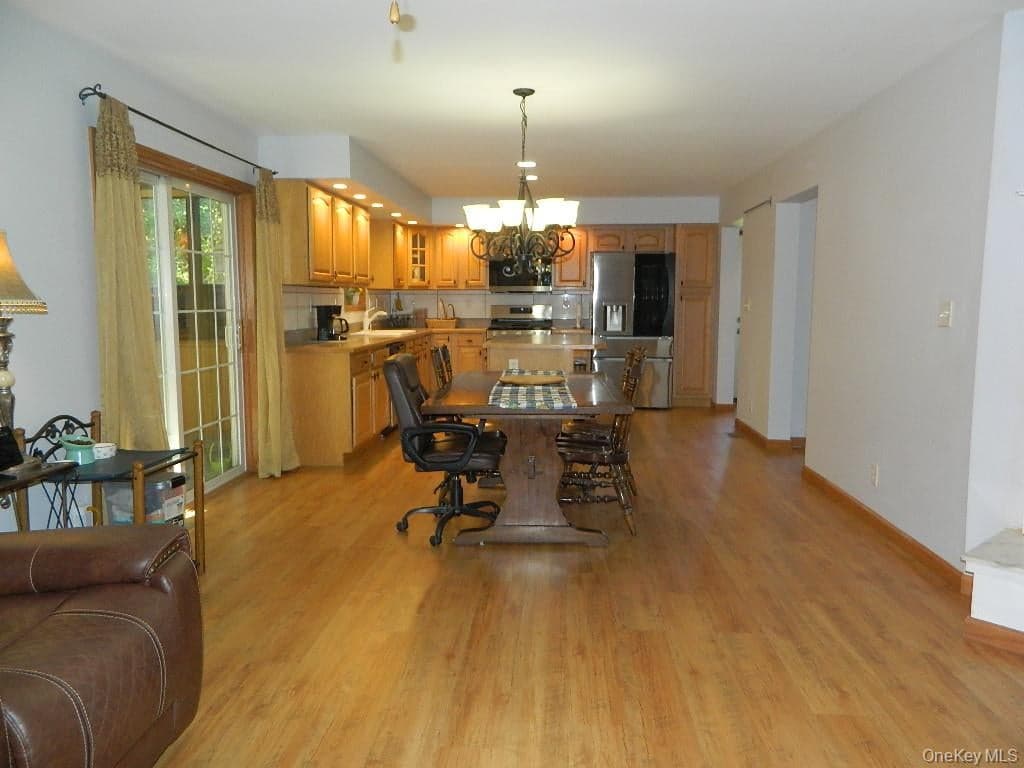 188 Hoyt Street thumbnail 6