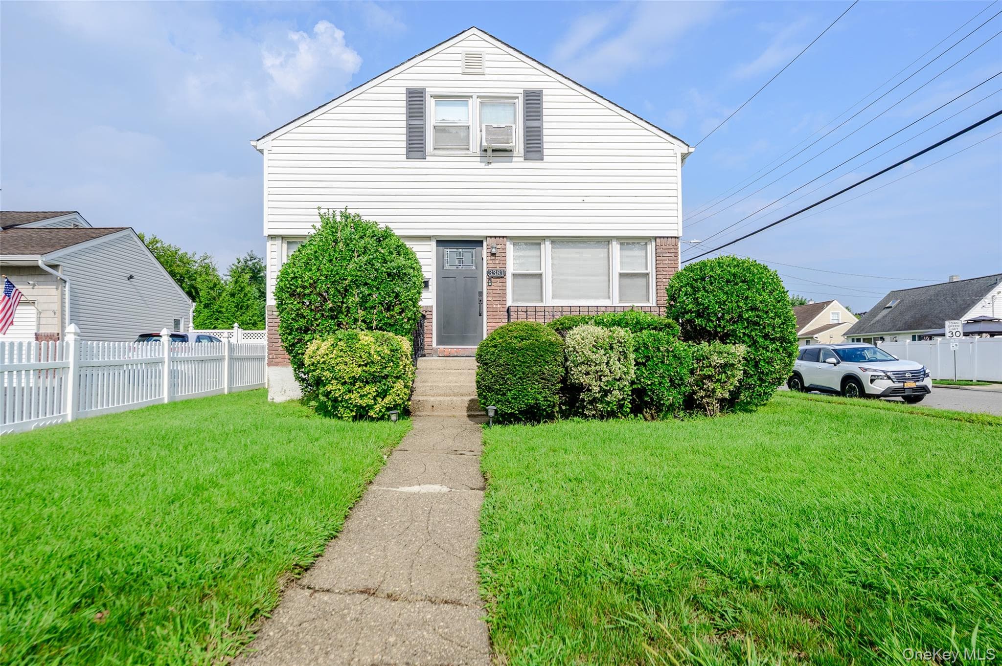 3381 Oceanside Road photo 1