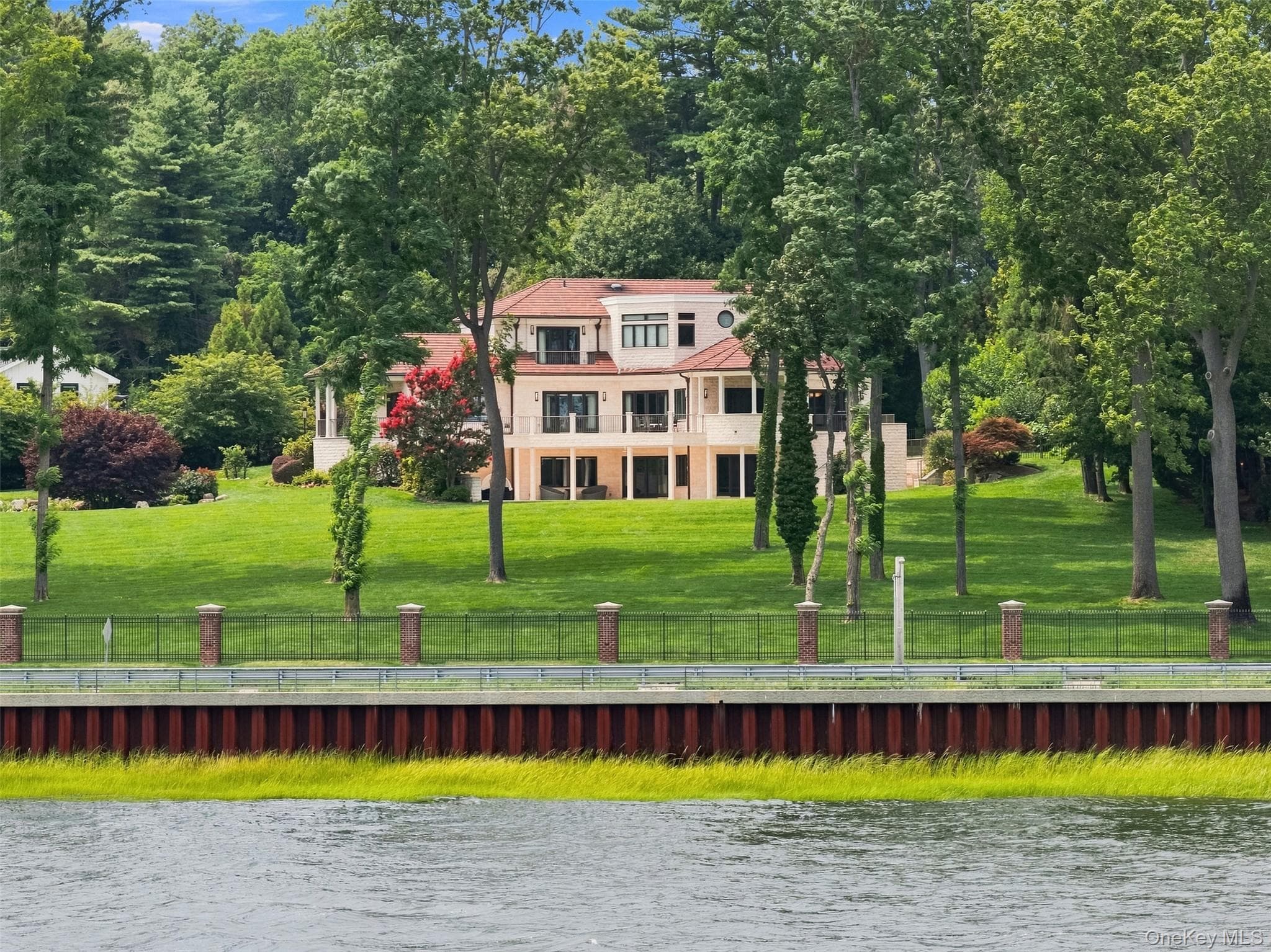 900 W Shore Road thumbnail 43