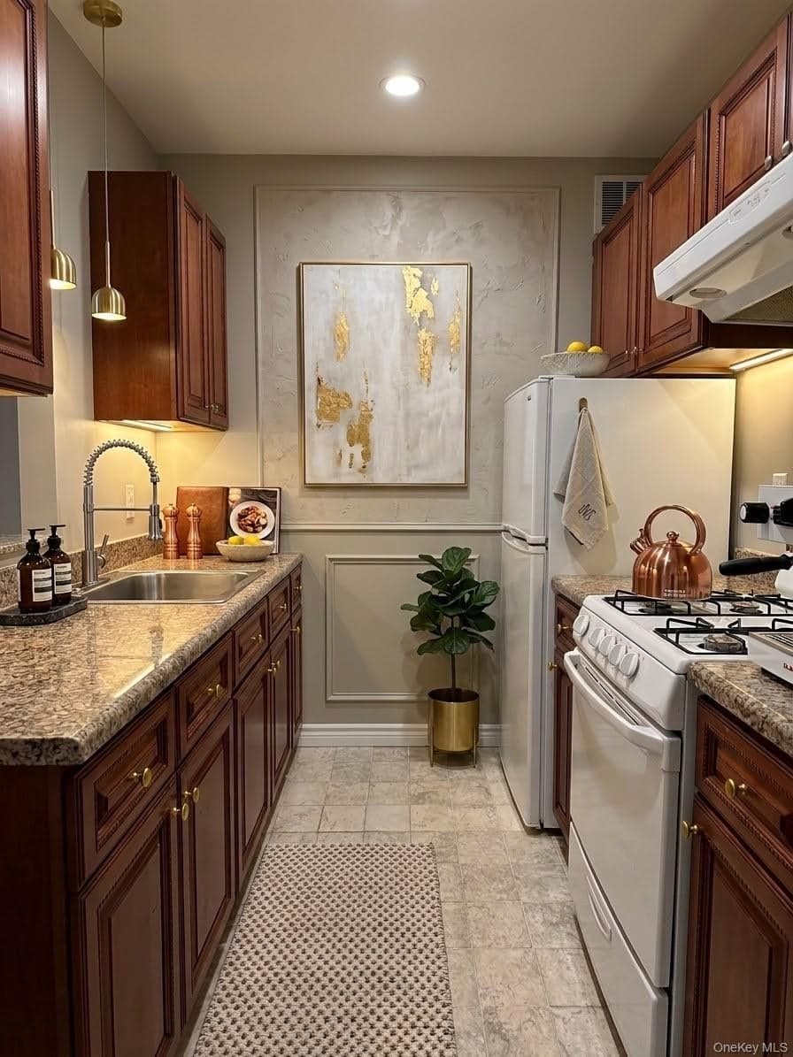 10025 Queens Boulevard Unit: 6L, Forest Hills