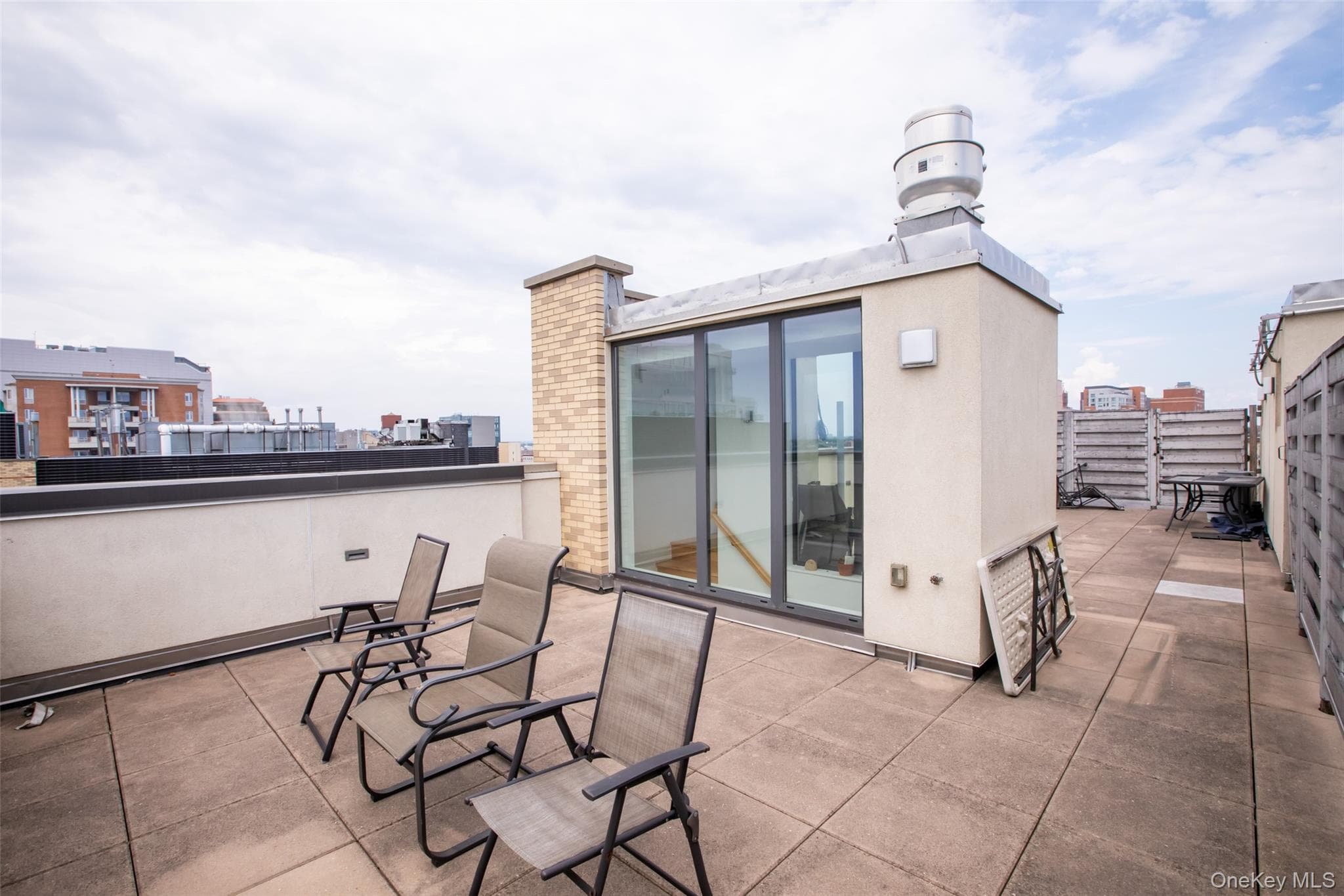 39-16 Prince Street Unit: PhB thumbnail 6