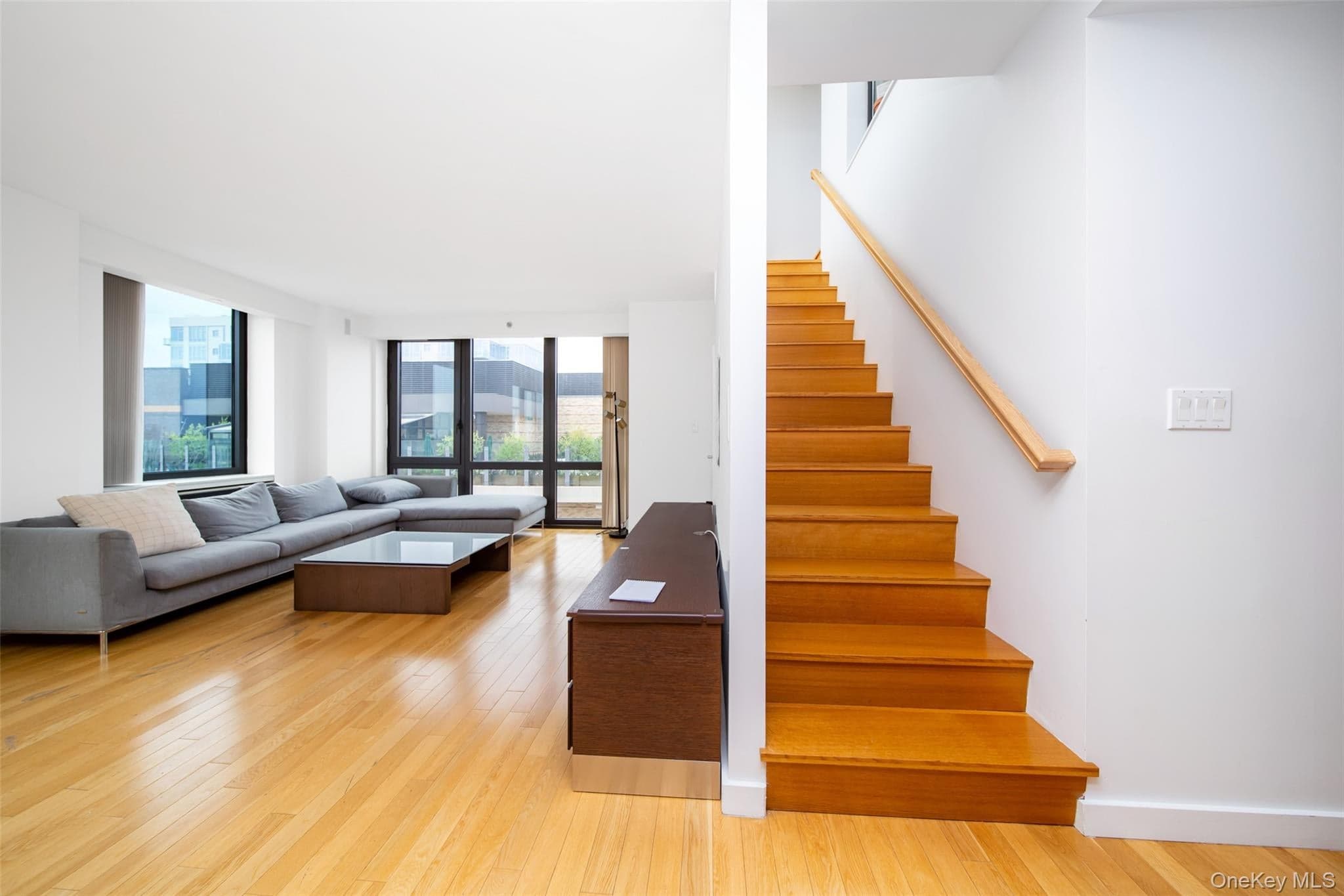 39-16 Prince Street Unit: PhB thumbnail 8