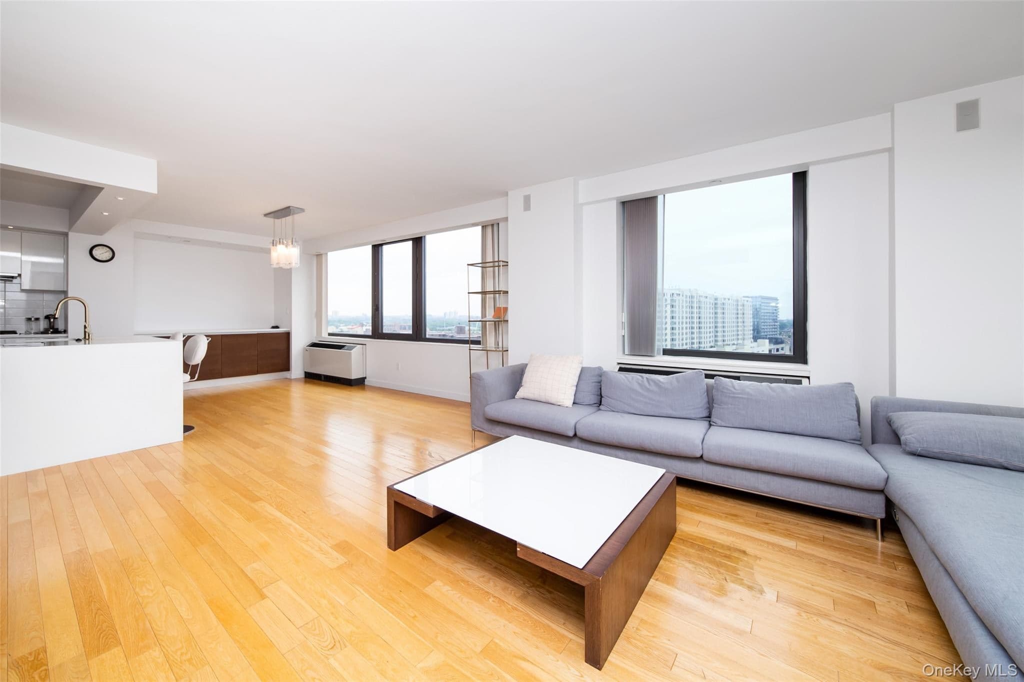 39-16 Prince Street Unit: PhB thumbnail 4