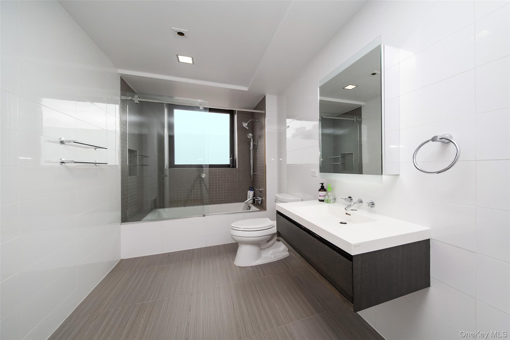 39-16 Prince Street Unit: PhB thumbnail 19