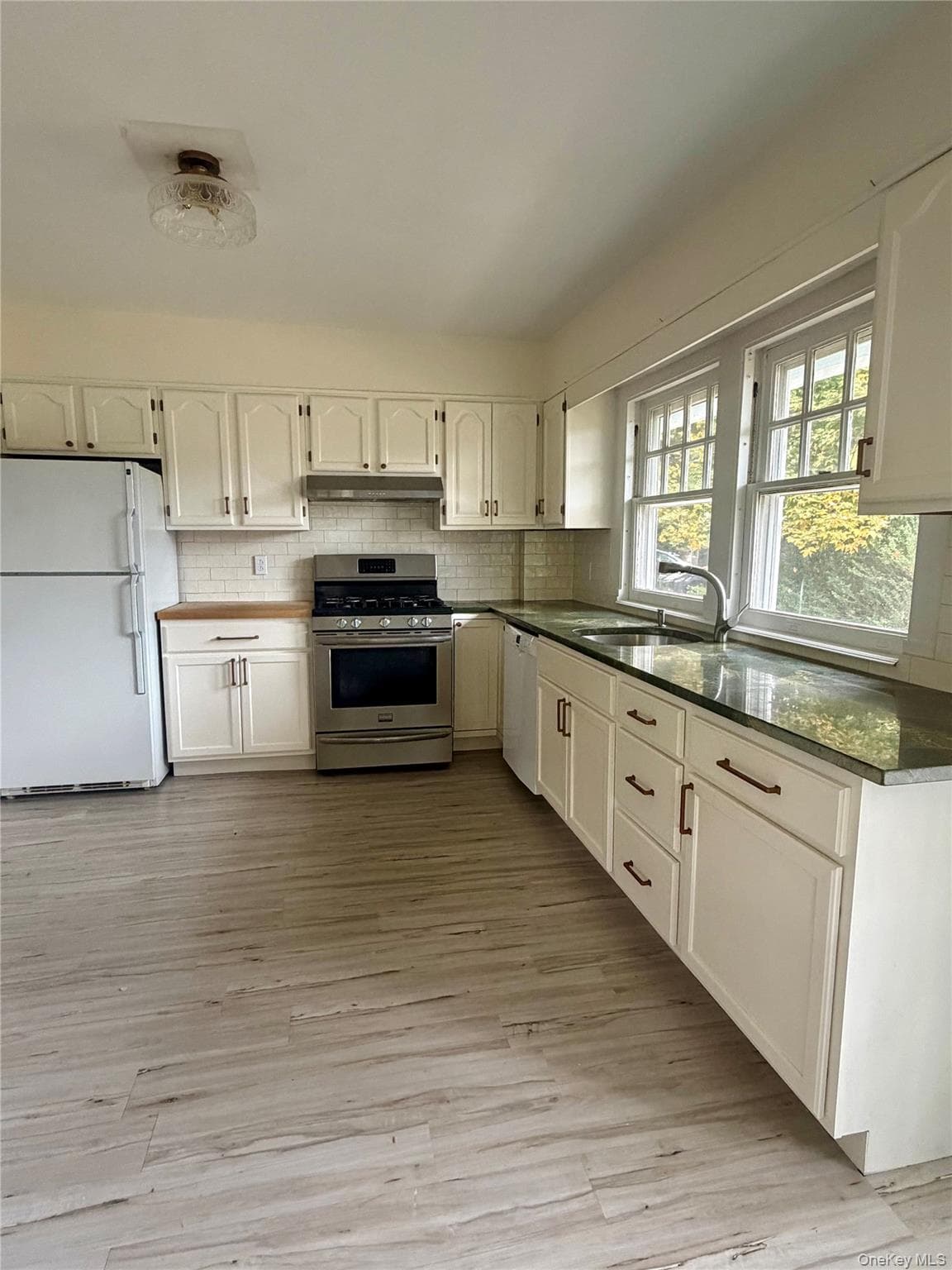 105 Chappaqua Road thumbnail 5
