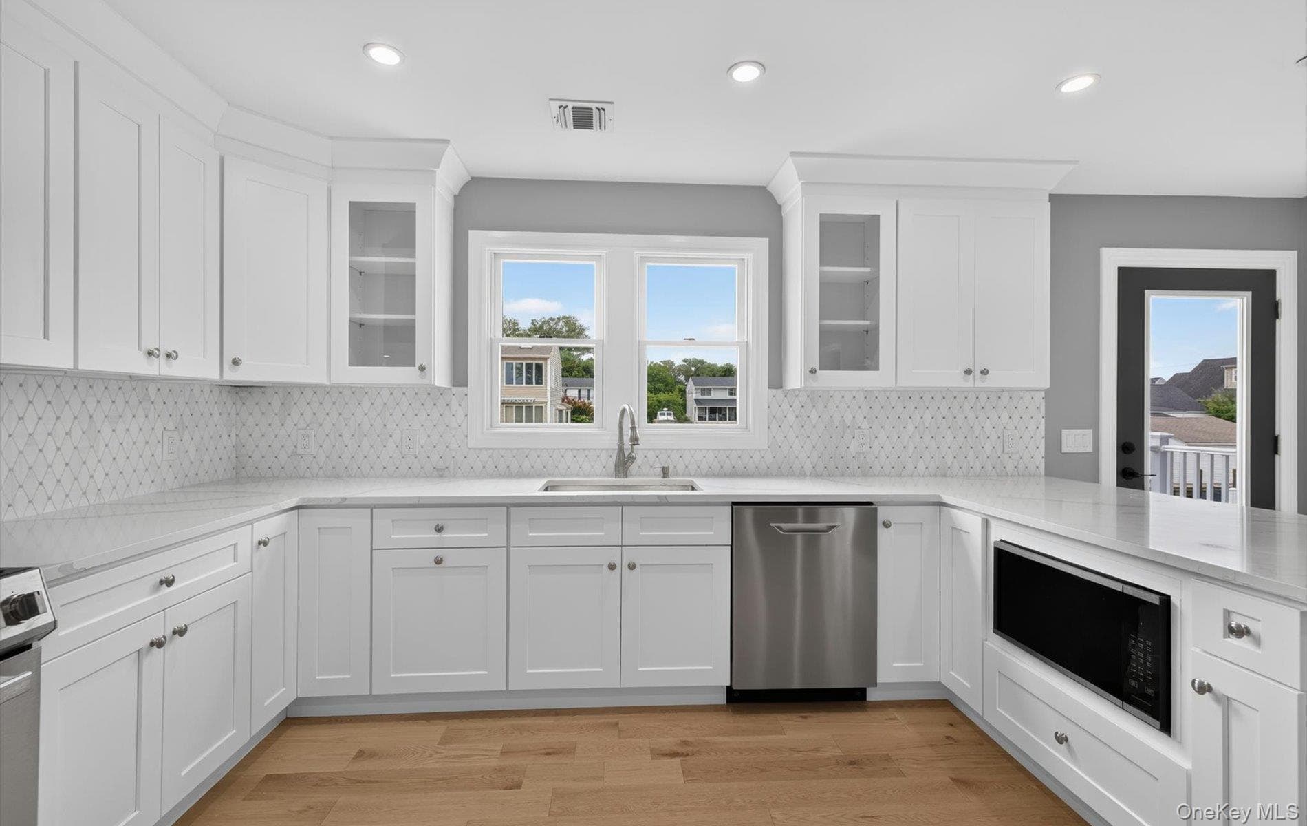 851 W Bay Drive thumbnail 11