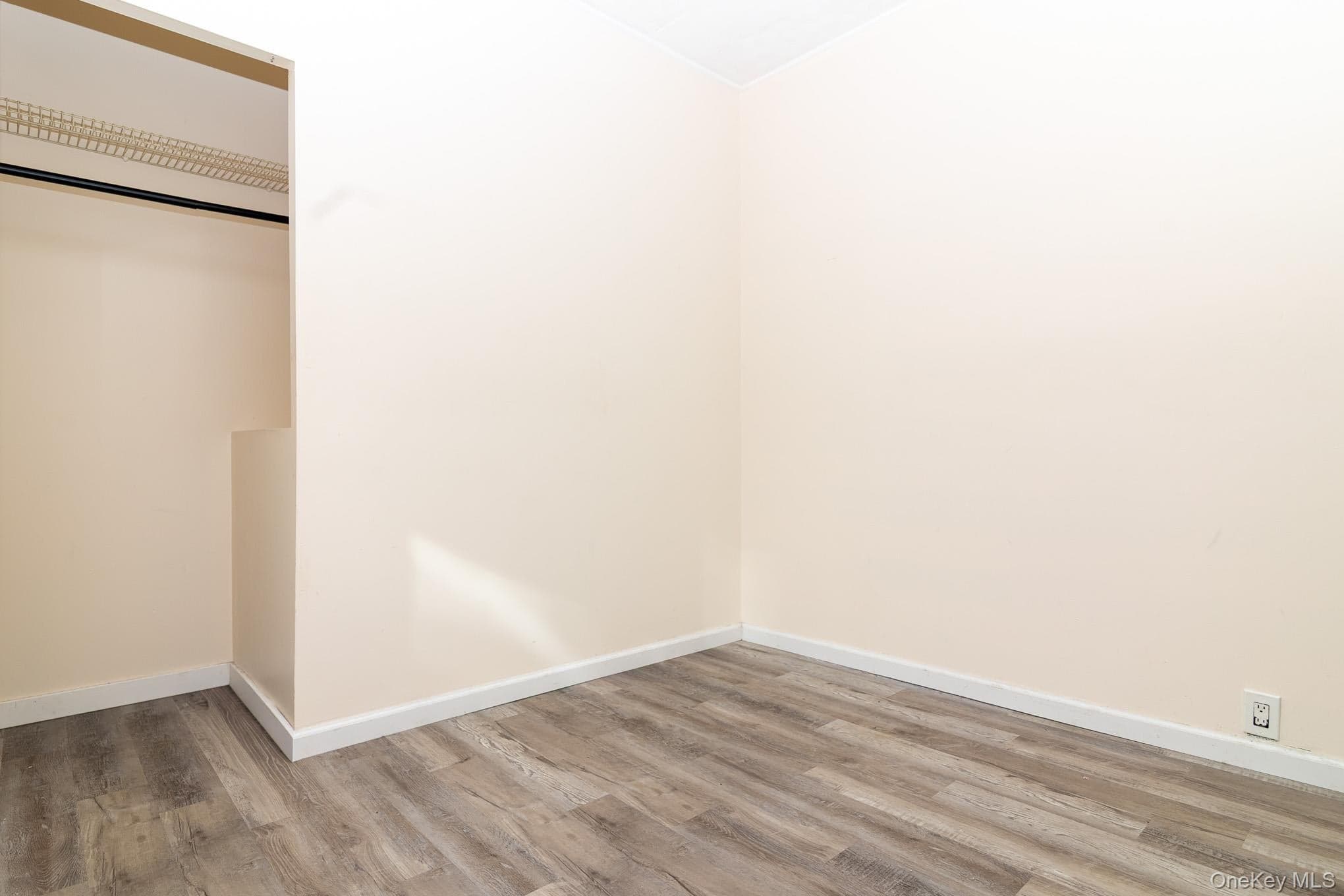 102 Sproat Street thumbnail 27