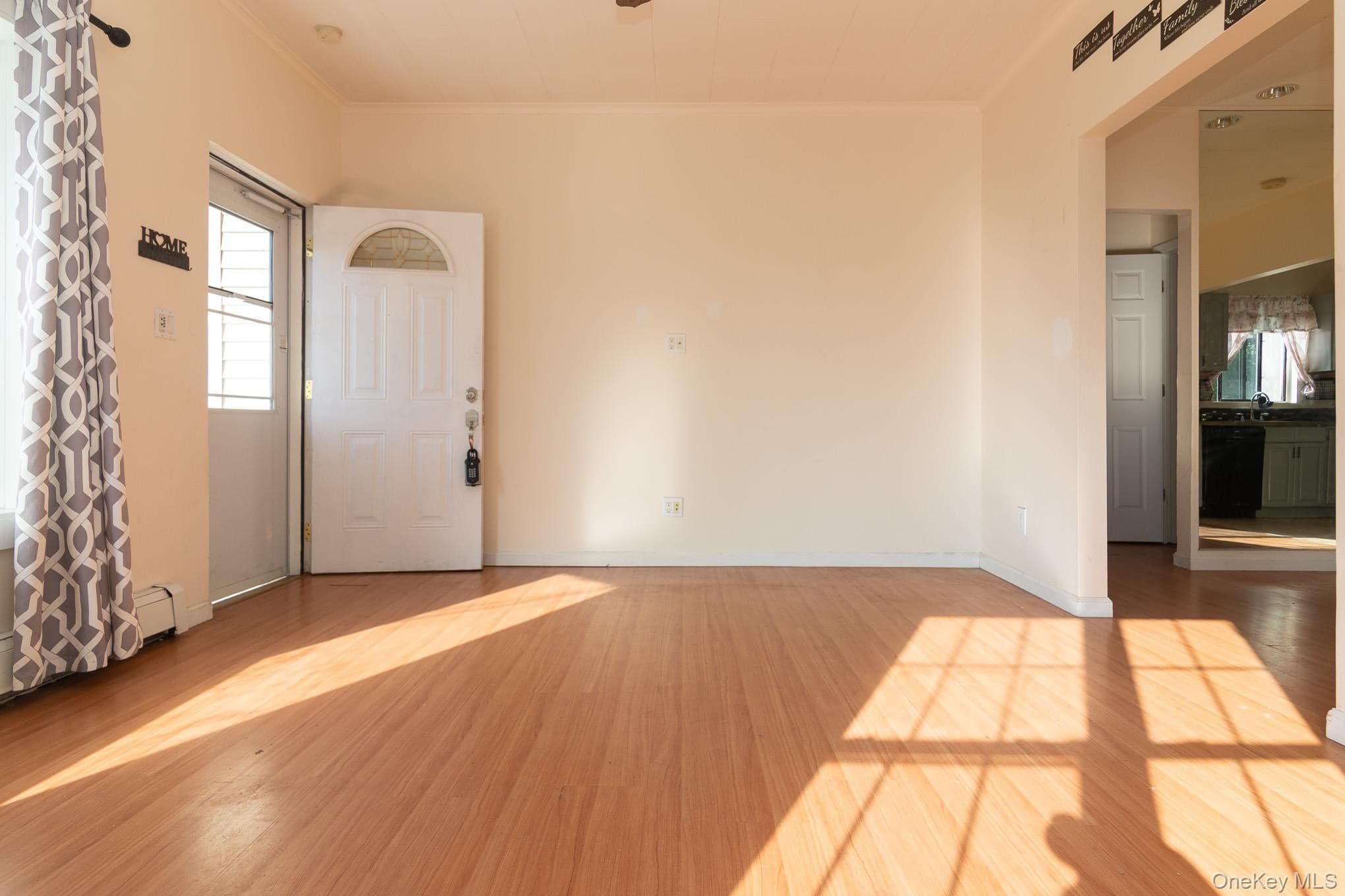 102 Sproat Street thumbnail 8