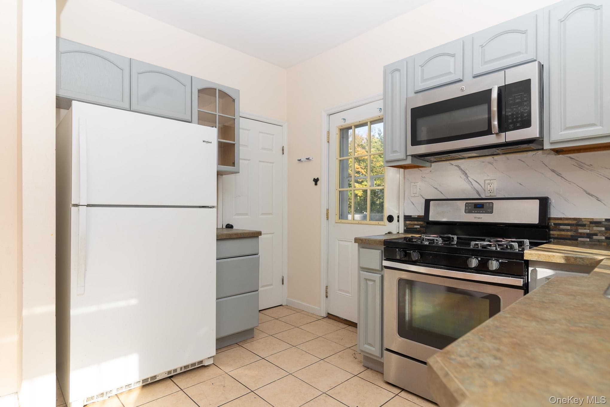 102 Sproat Street thumbnail 20