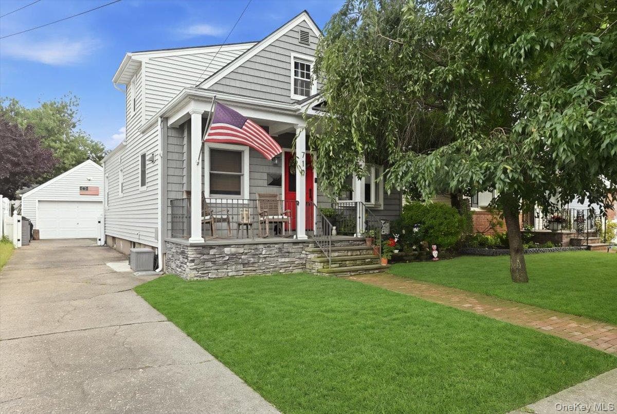 710 Premier Boulevard, New Hyde Park