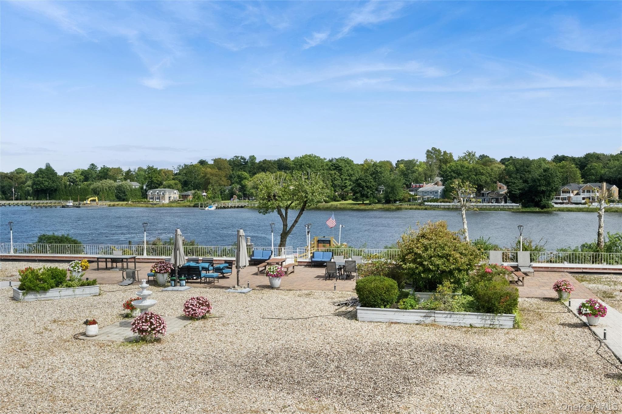 320 East Shore Road RD Unit: 30B thumbnail 2