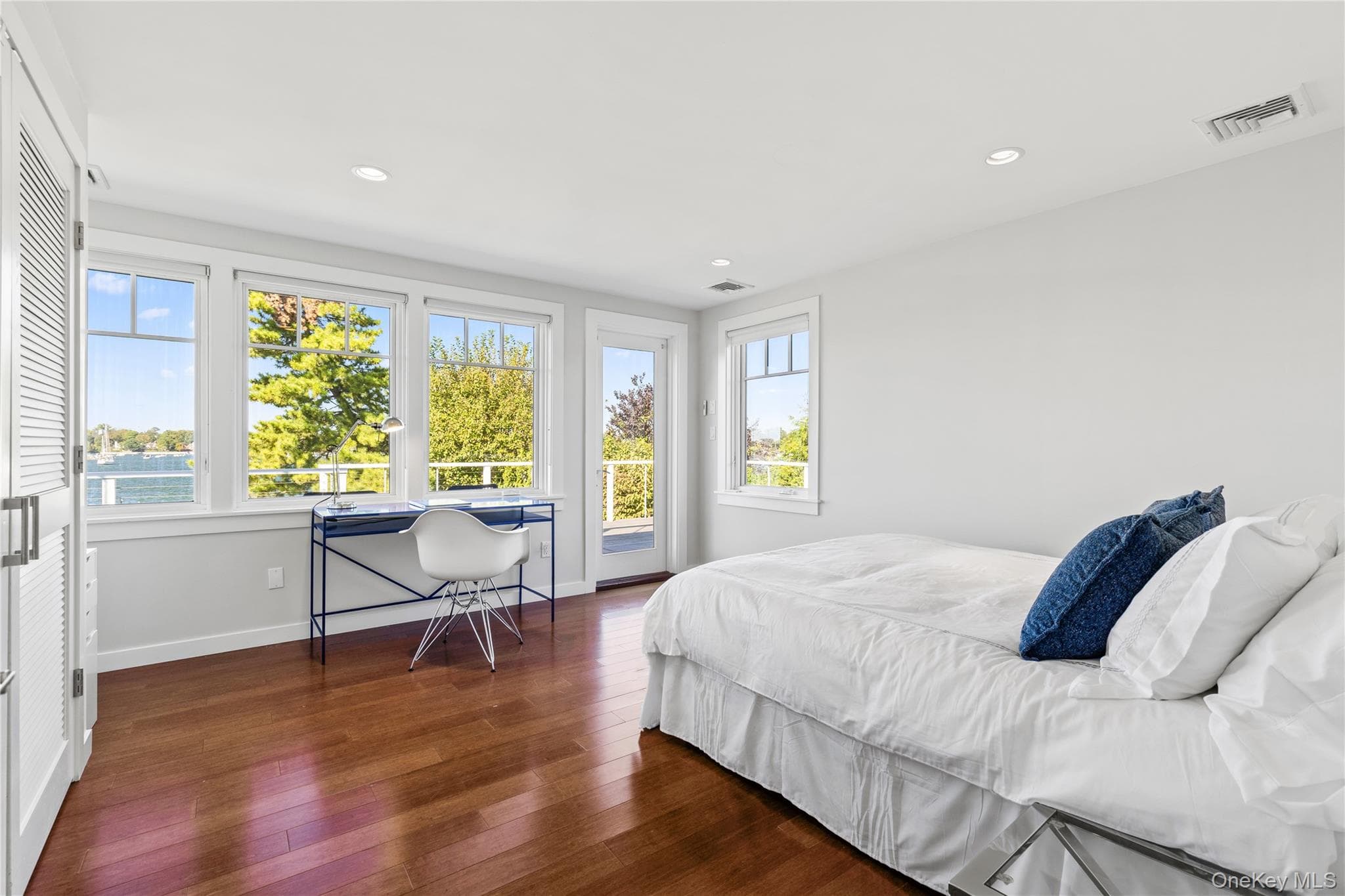 1357 Flagler Drive thumbnail 27