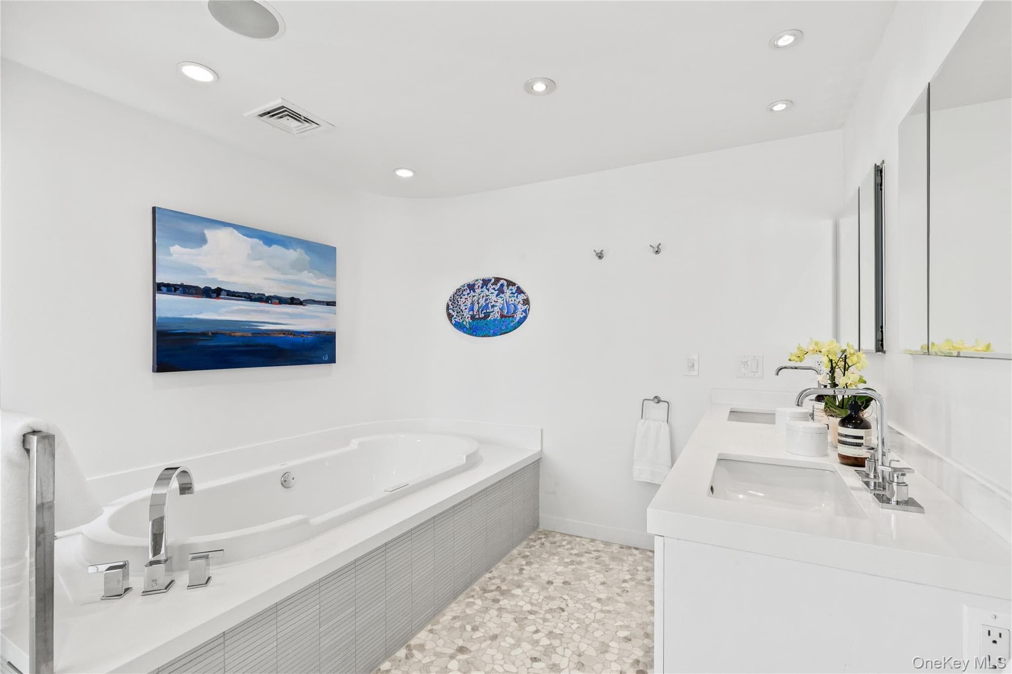 1357 Flagler Drive thumbnail 23