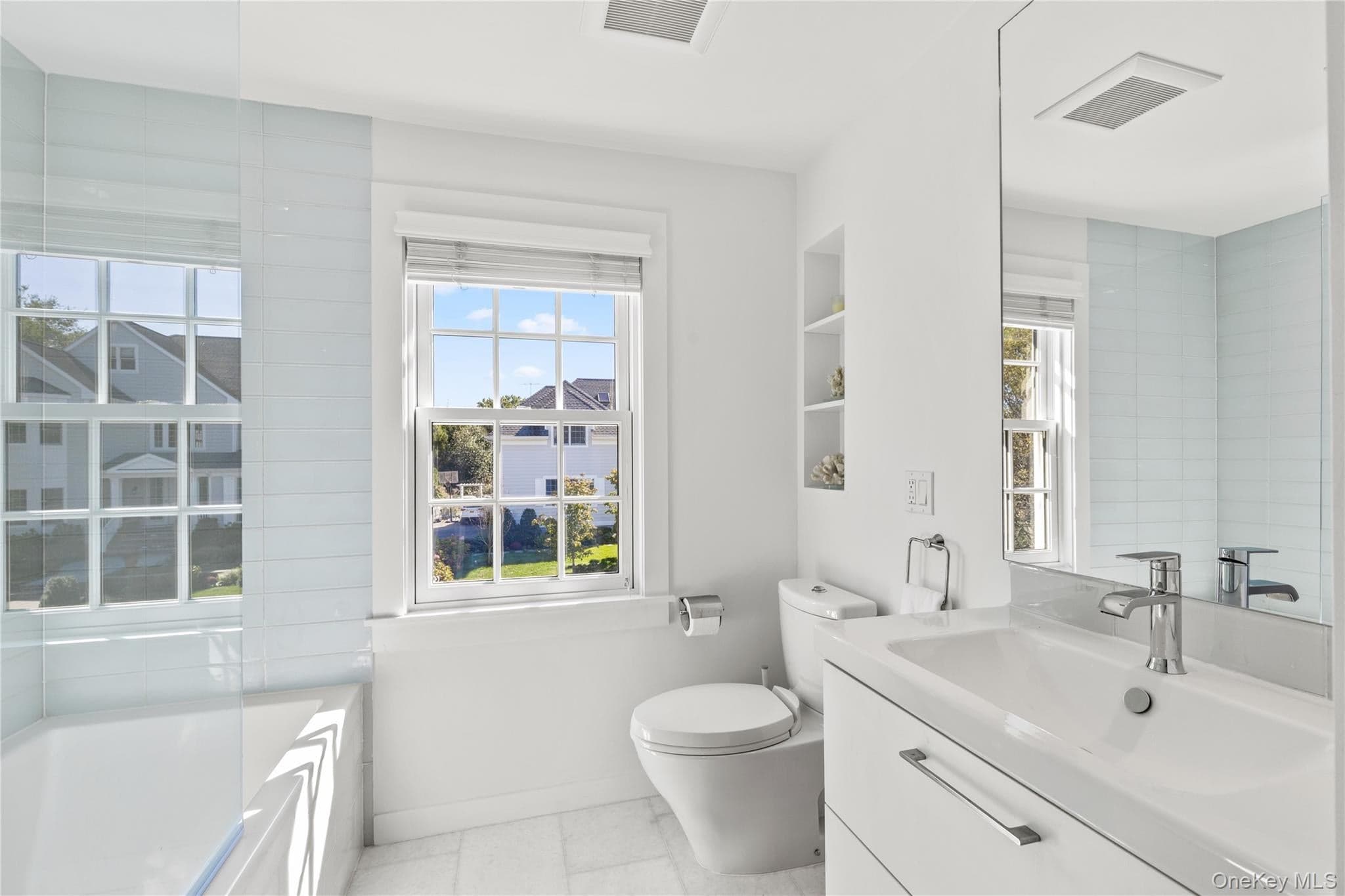 1357 Flagler Drive thumbnail 31